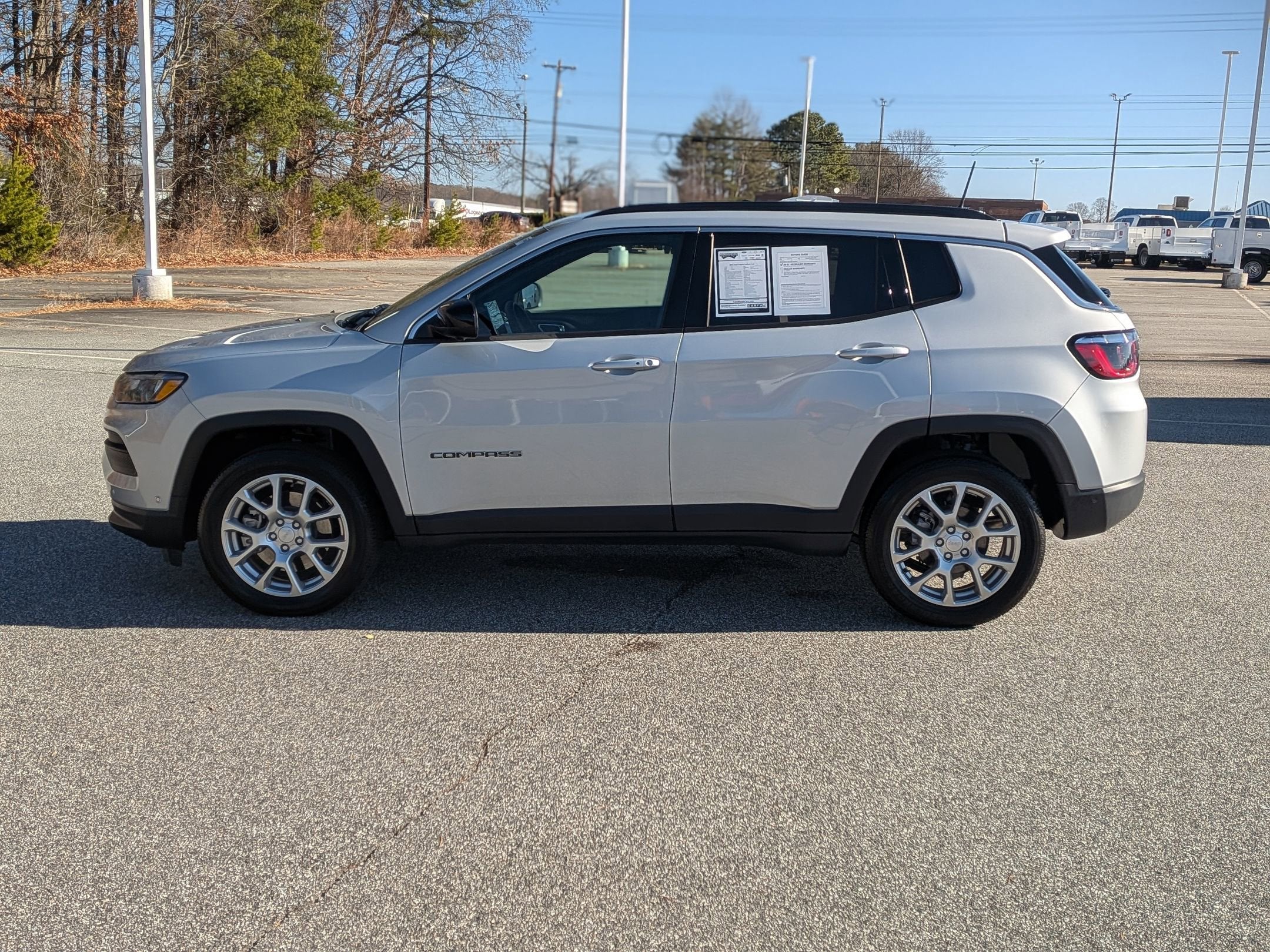 2024 Jeep Compass Latitude Lux