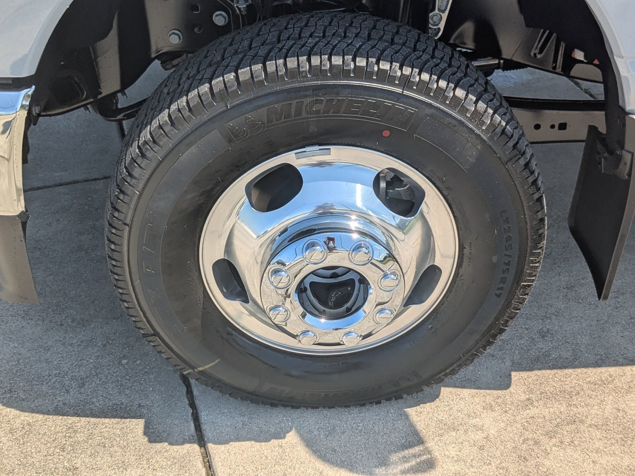 2026 Ford Super Duty F-350 DRW LARIAT
