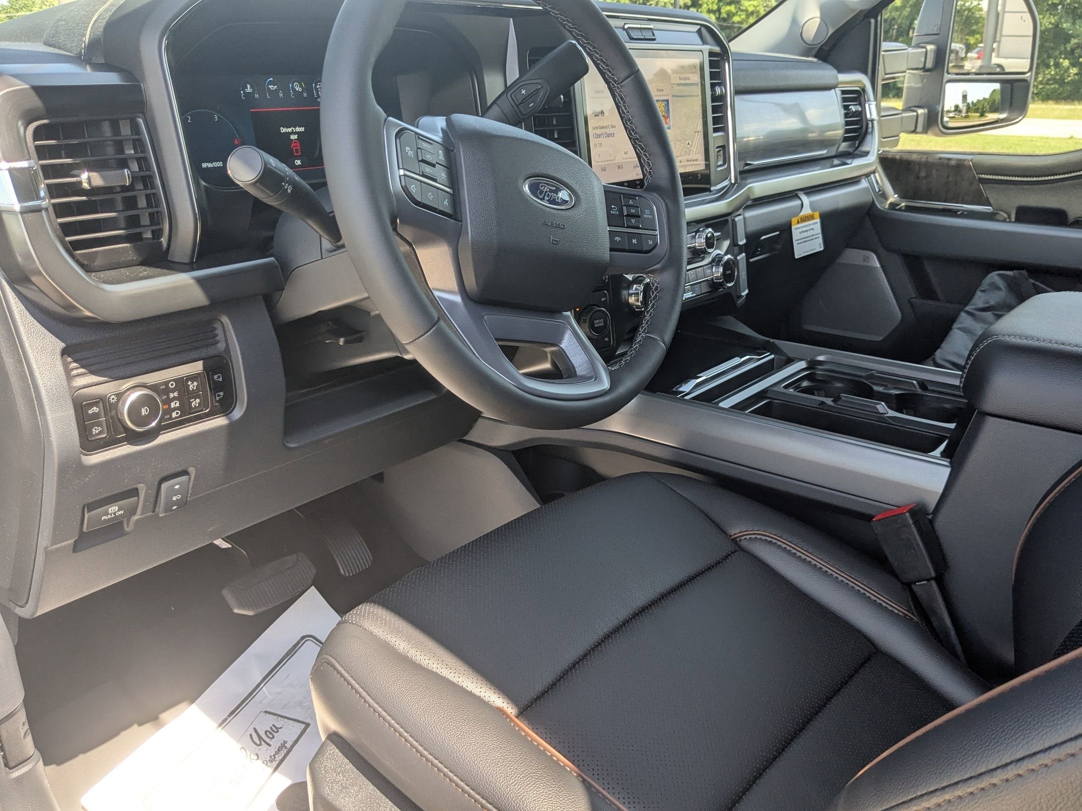 2026 Ford Super Duty F-350 DRW LARIAT