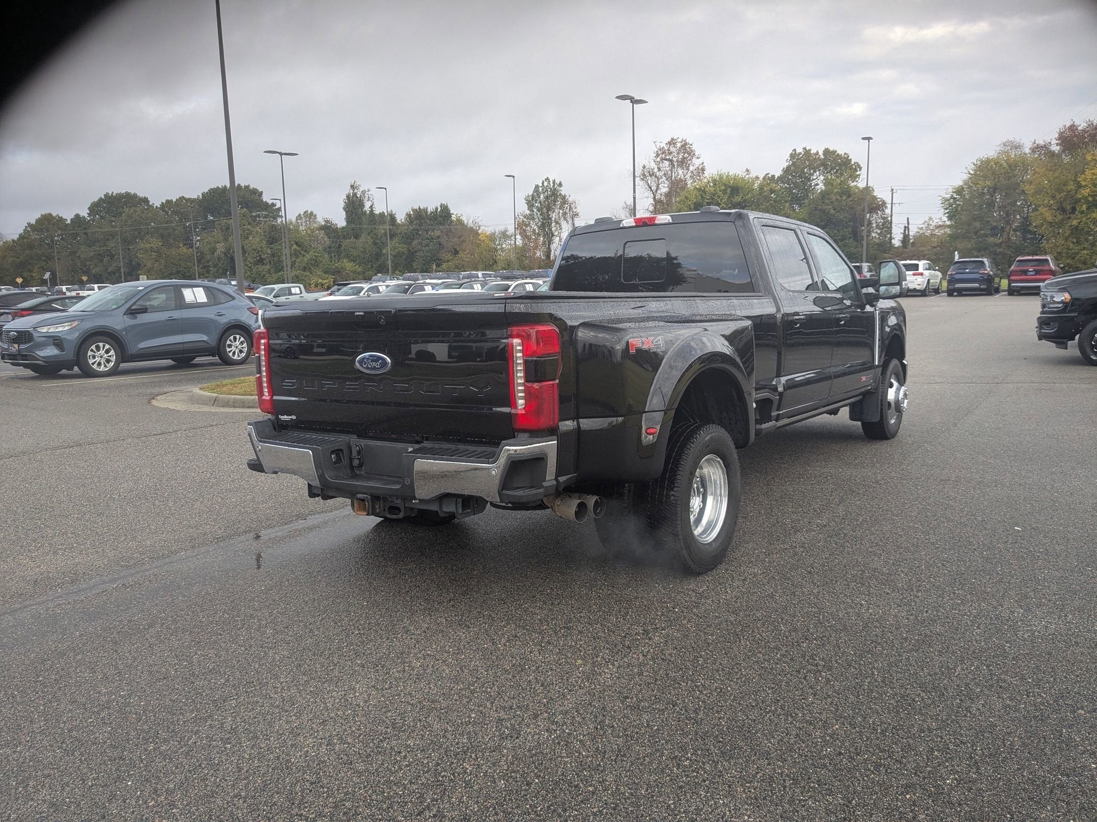 2024 Ford Super Duty F-350 DRW LARIAT