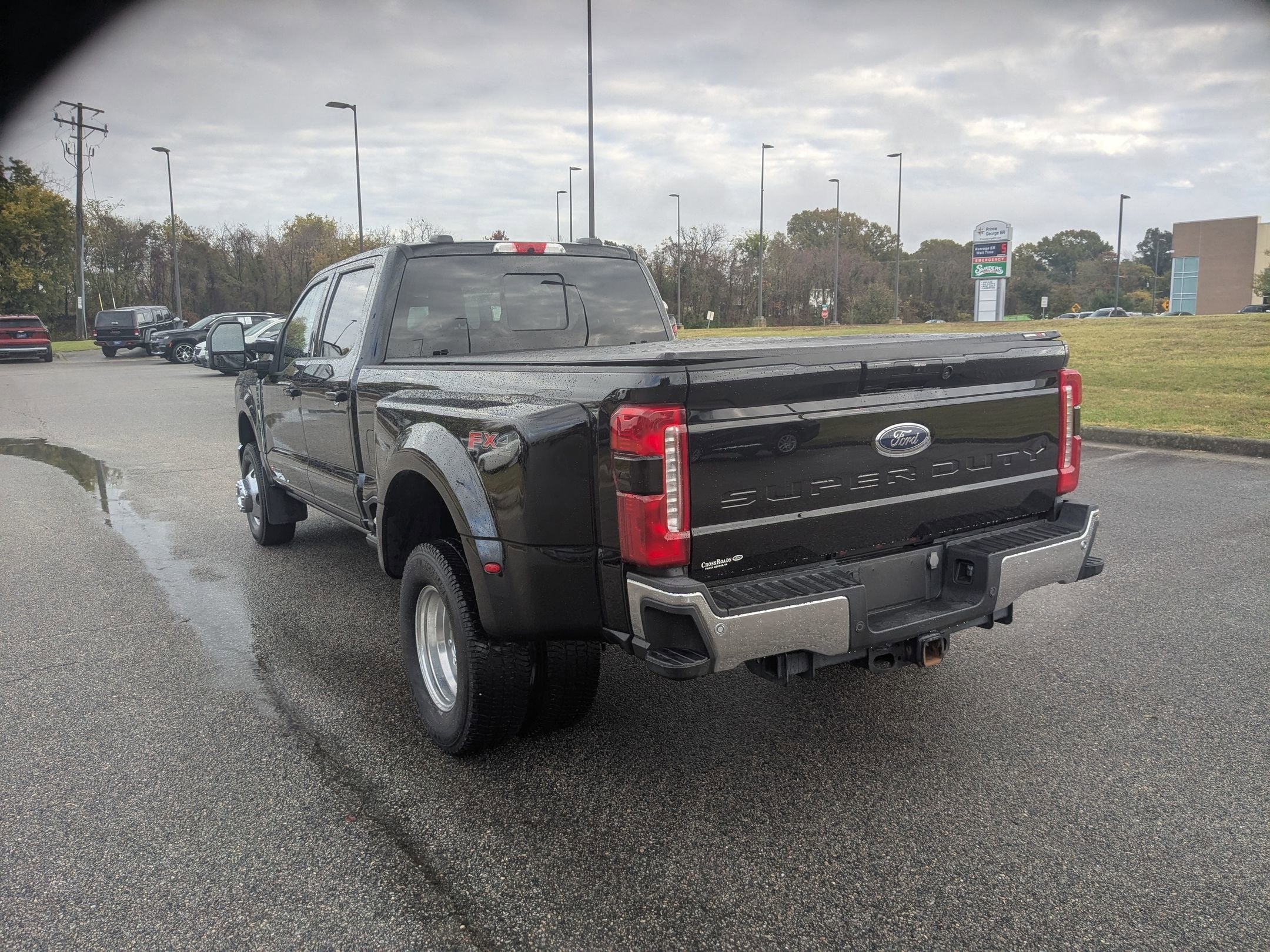 2024 Ford Super Duty F-350 DRW LARIAT