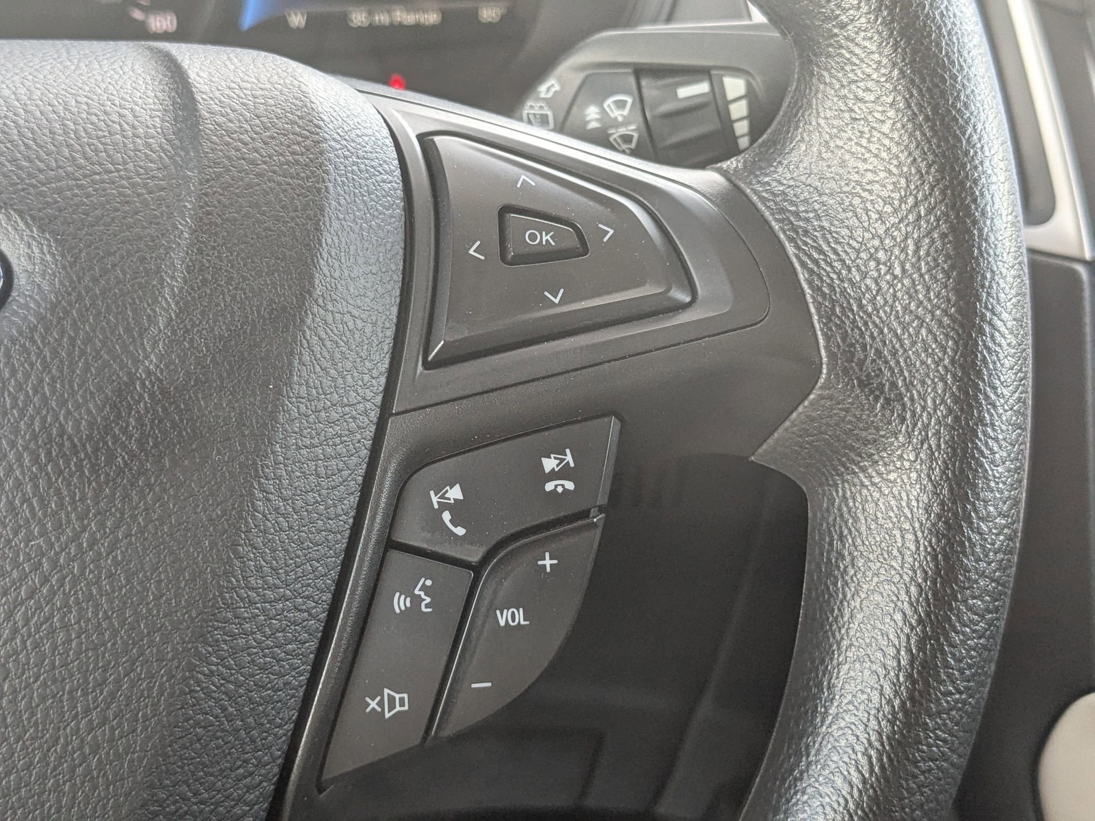 2022 Ford Edge SE