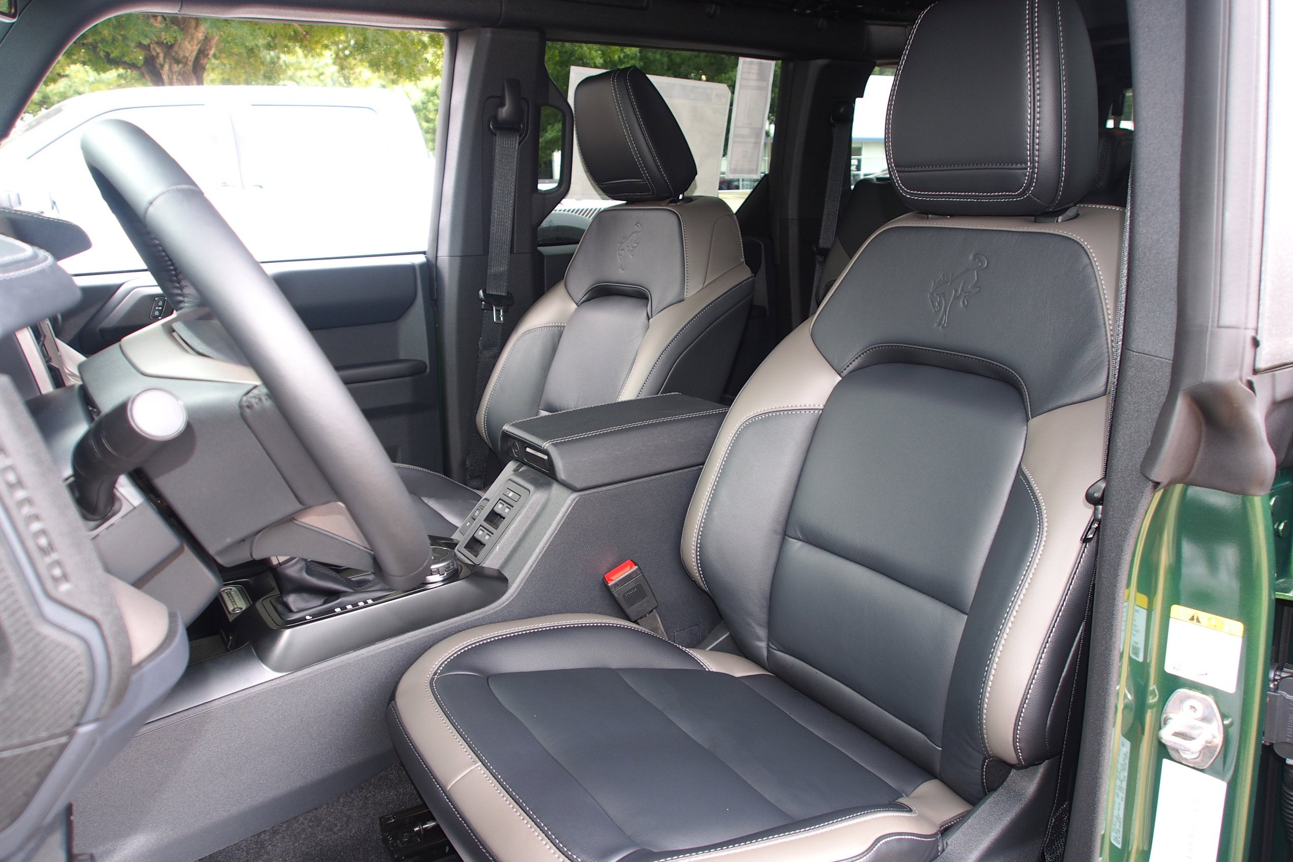 2025 Ford Bronco Outer Banks - Crossroads Courtesy Demo