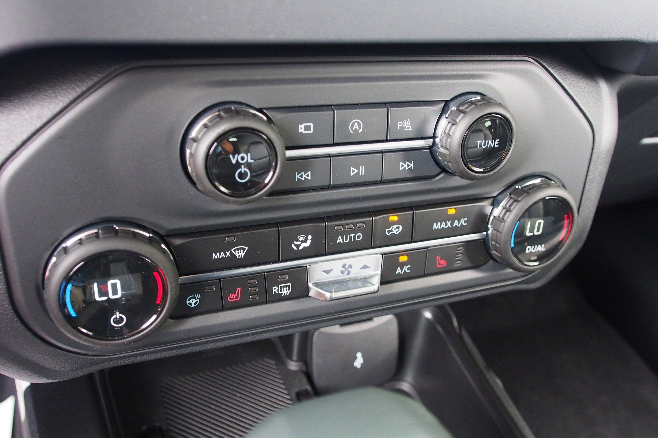 2025 Ford Bronco Outer Banks - Crossroads Courtesy Demo