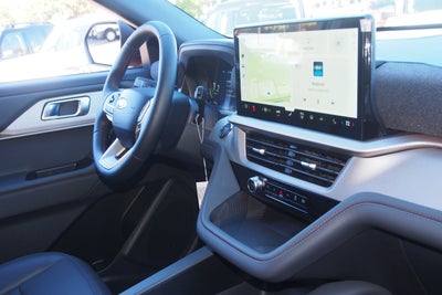 2027 Ford Explorer Active w/200A Pkg