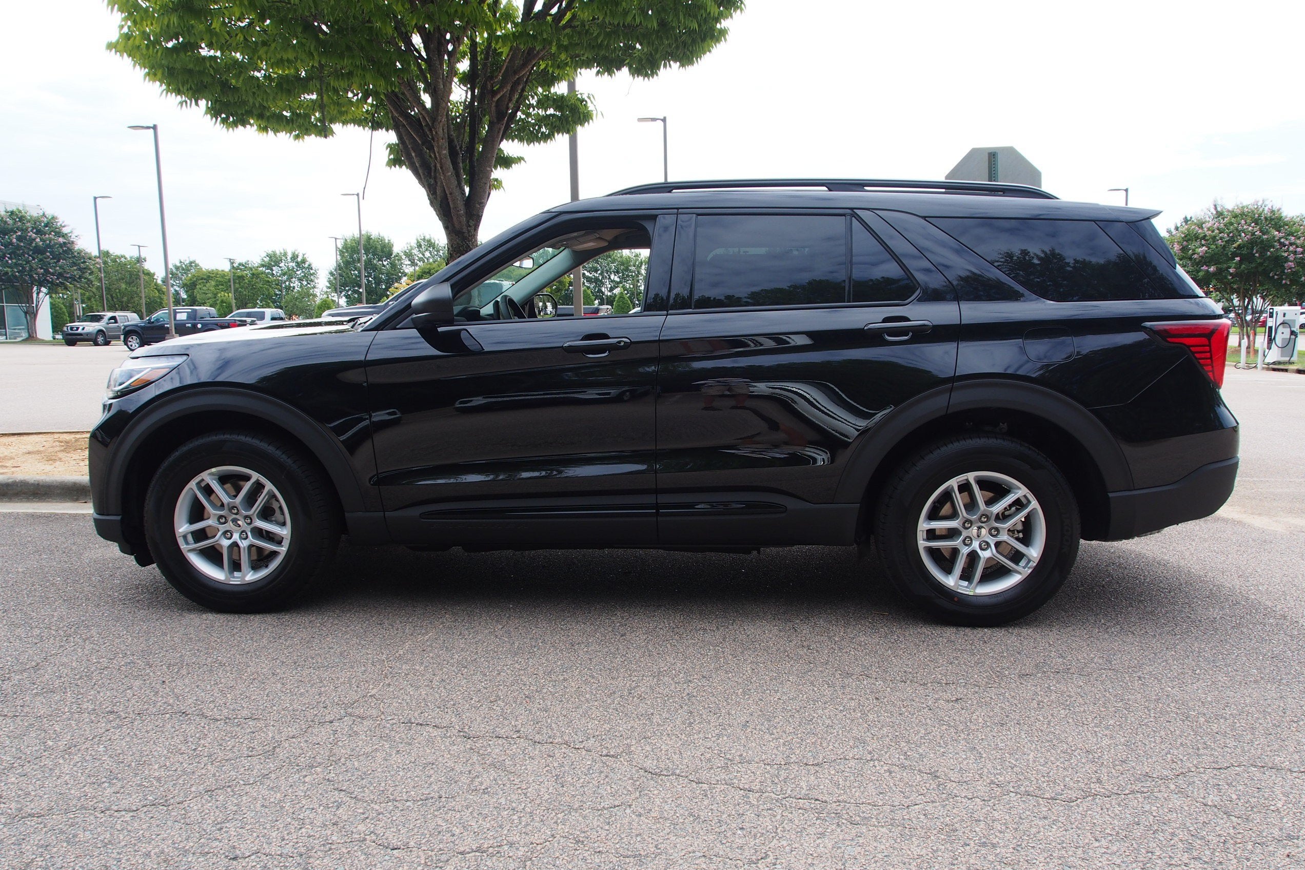 2026 Ford Explorer Active w/200A Pkg