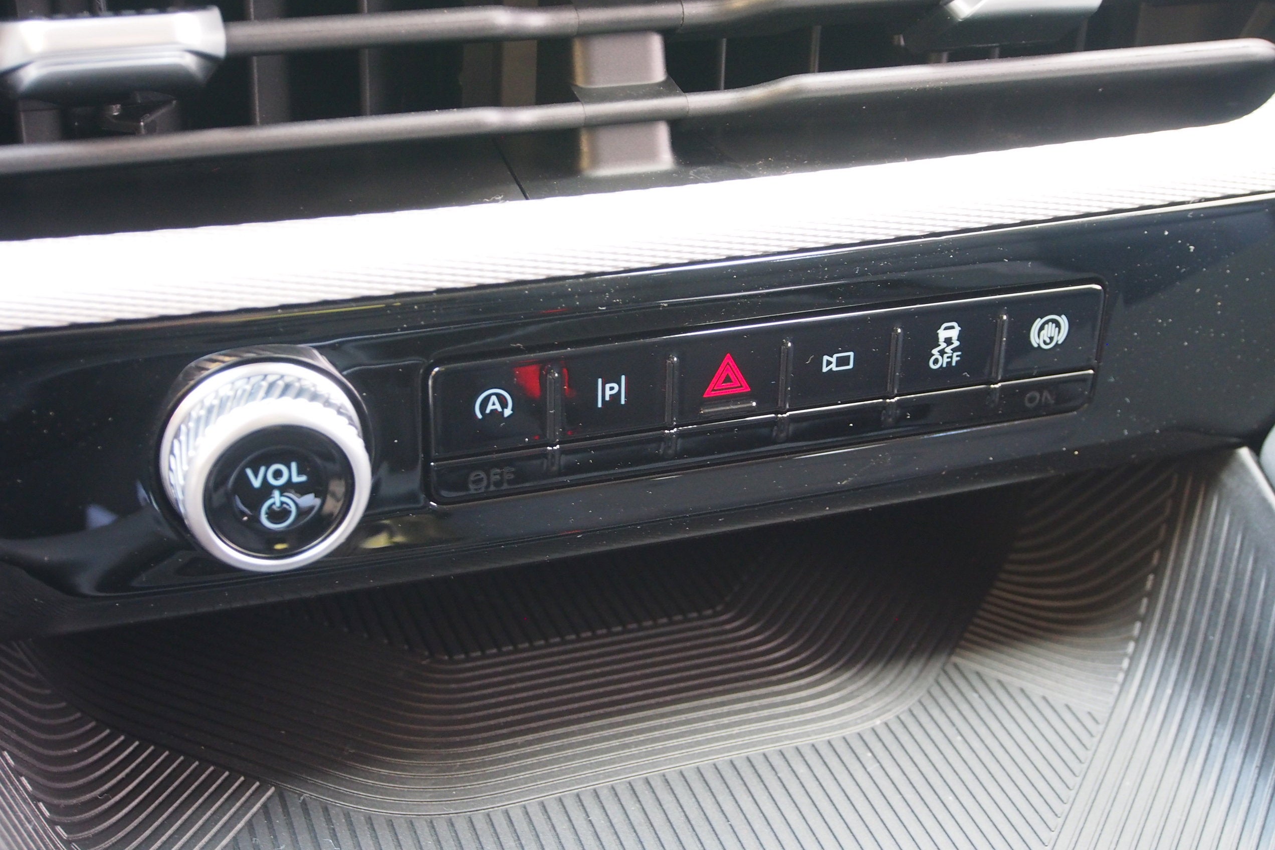 2026 Ford Explorer Active - Crossroads Courtesy Demo