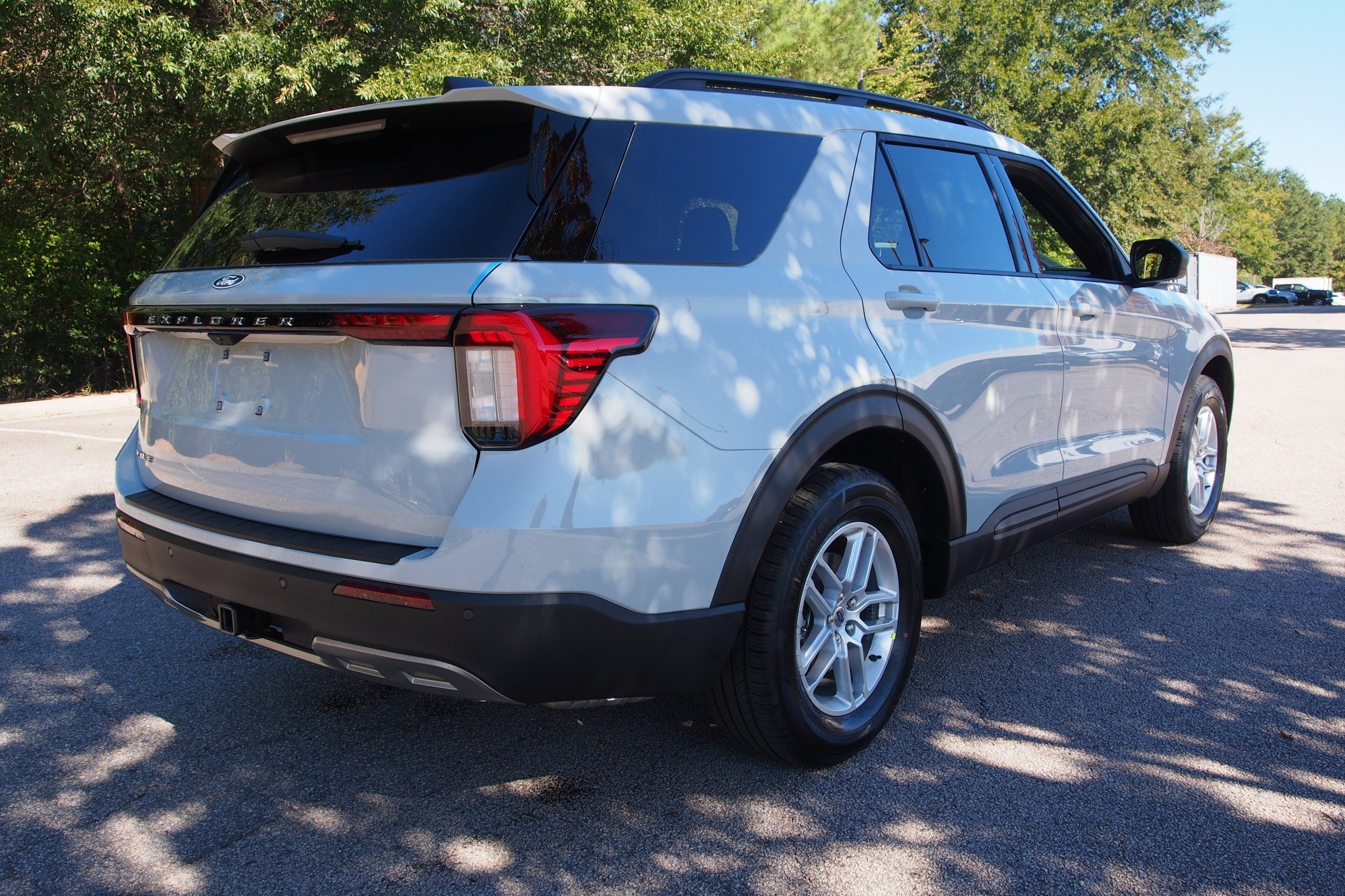 2027 Ford Explorer Active w/200A Pkg