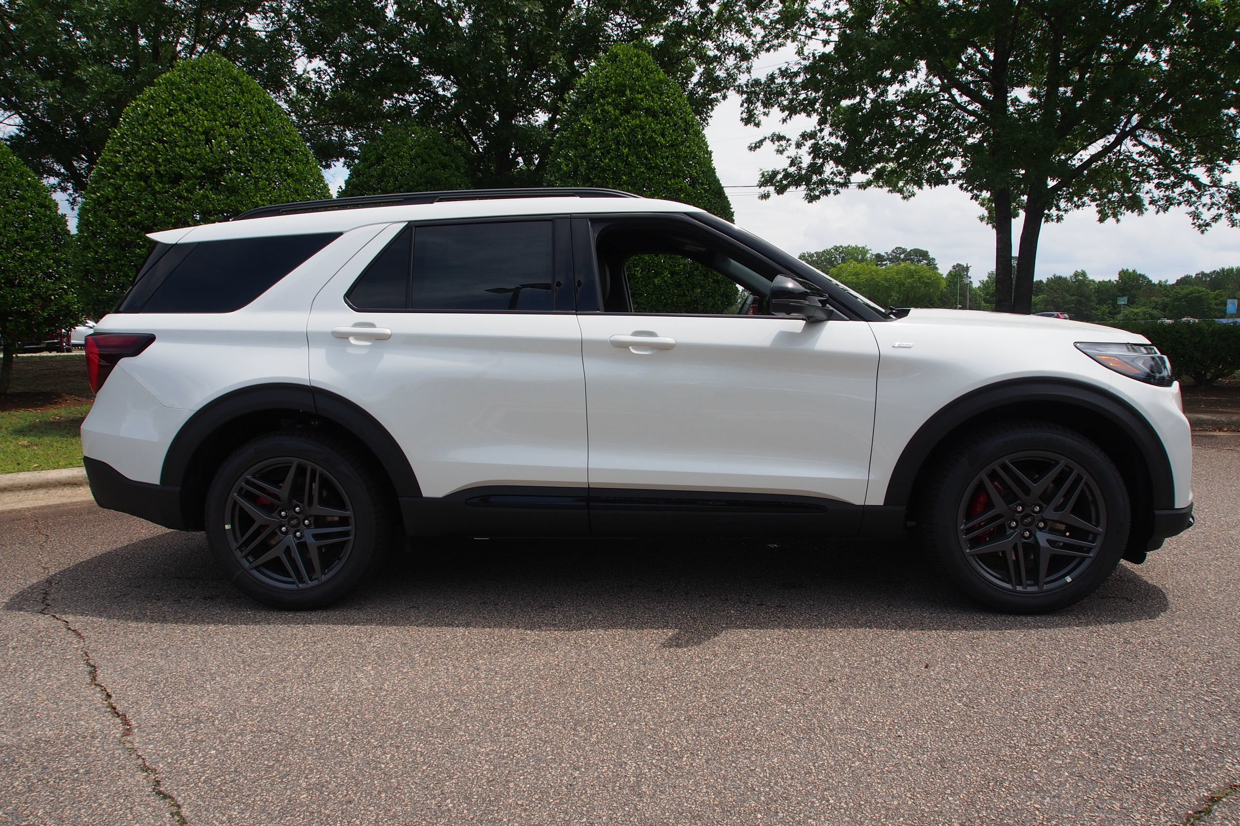 2026 Ford Explorer ST-Line - Crossroads Courtesy Demo