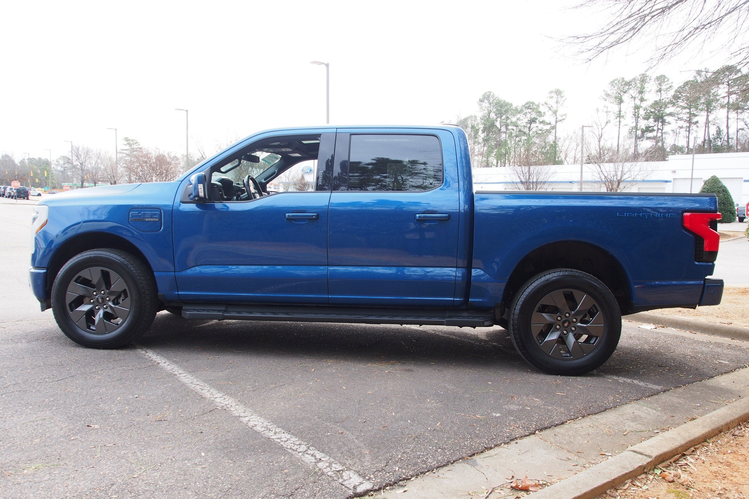 2022 Ford F-150 Lightning LARIAT