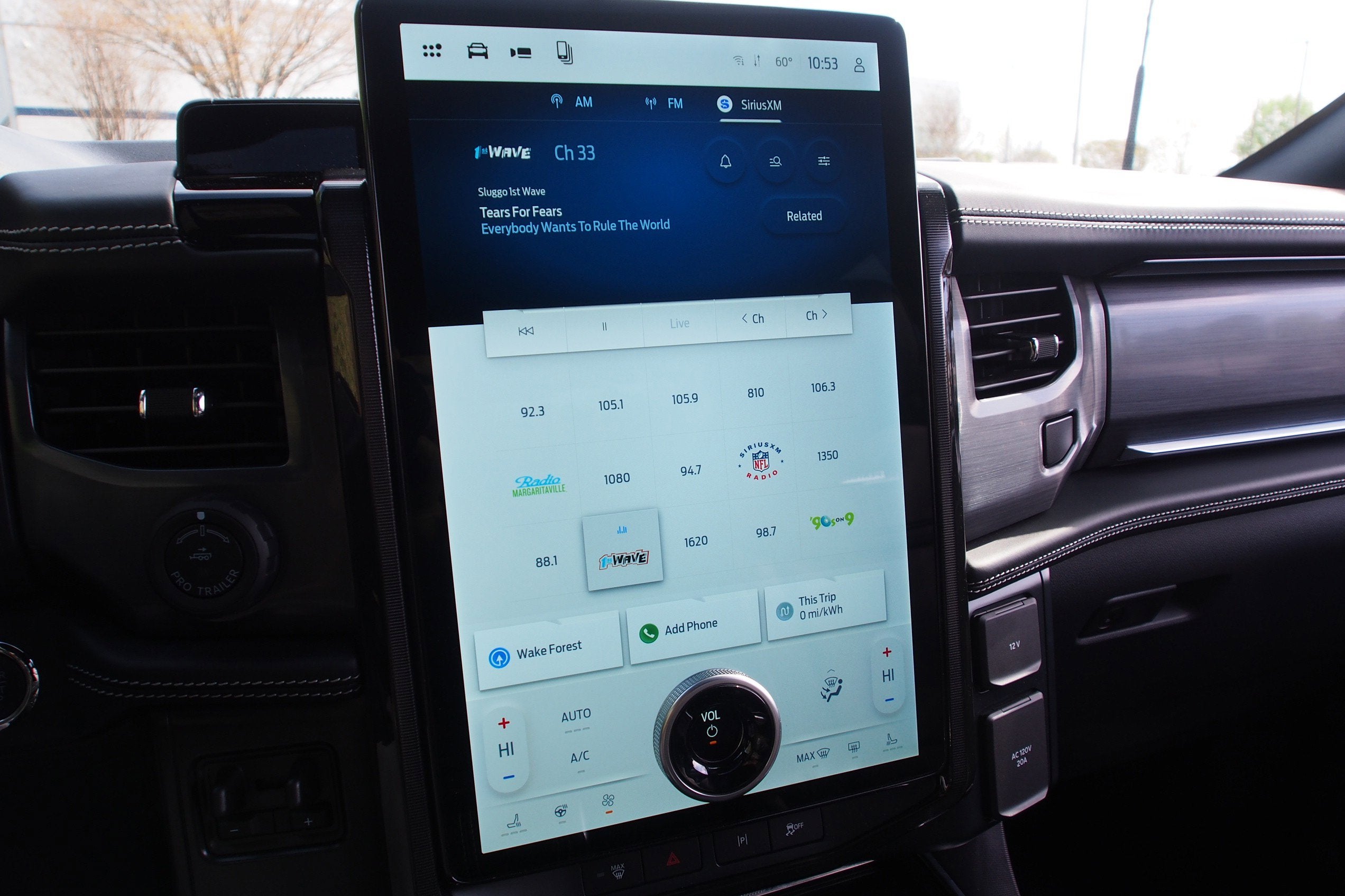 2025 Ford F-150 Lightning Platinum