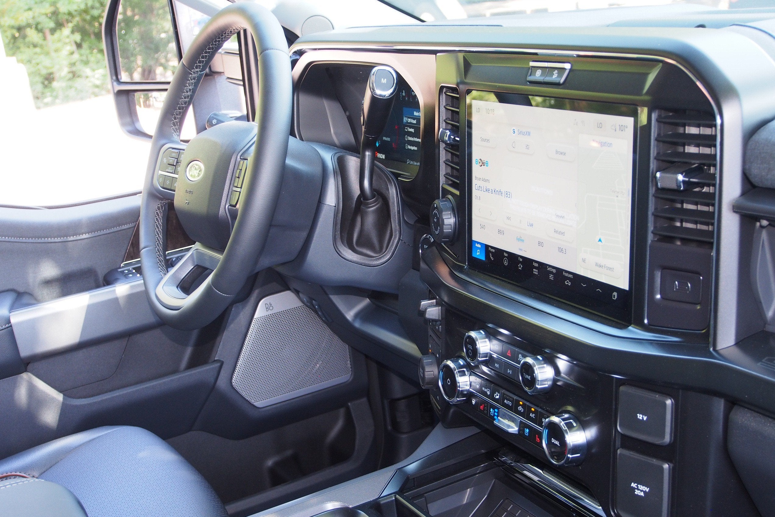 2026 Ford Super Duty F-350 DRW LARIAT