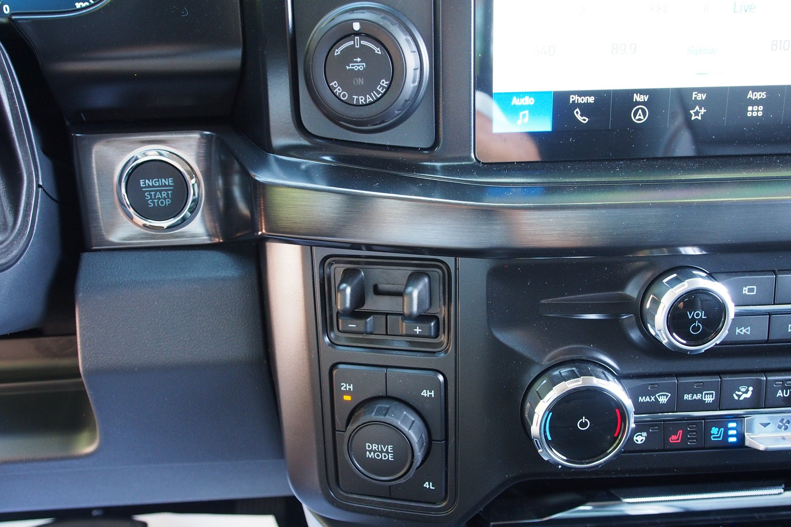 2026 Ford Super Duty F-350 DRW LARIAT