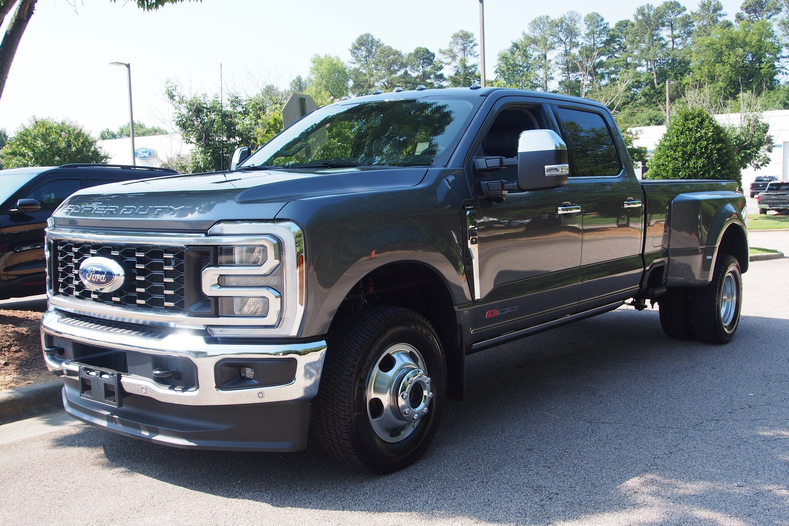 2026 Ford Super Duty F-350 DRW LARIAT