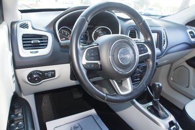 2020 Jeep Compass Latitude w/Sun/Wheel Pkg