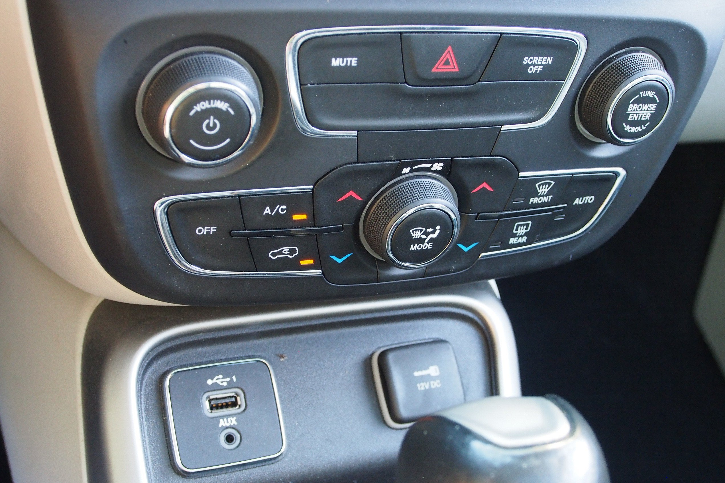 2020 Jeep Compass Latitude w/Sun/Wheel Pkg