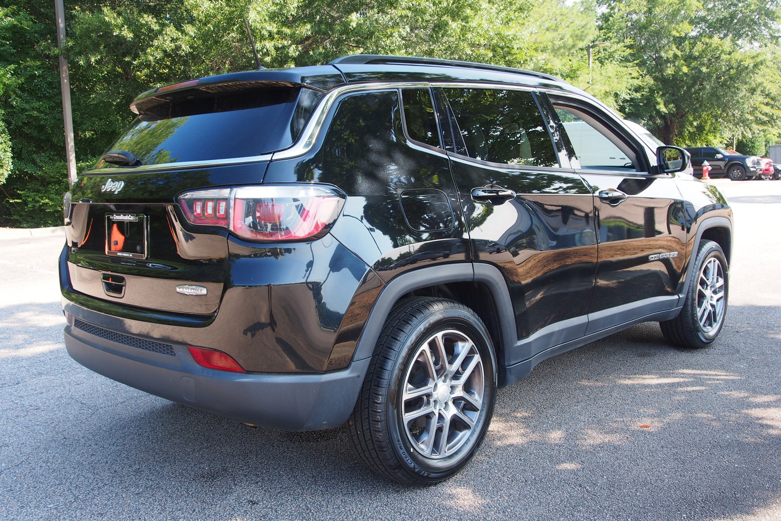 2020 Jeep Compass Latitude w/Sun/Wheel Pkg