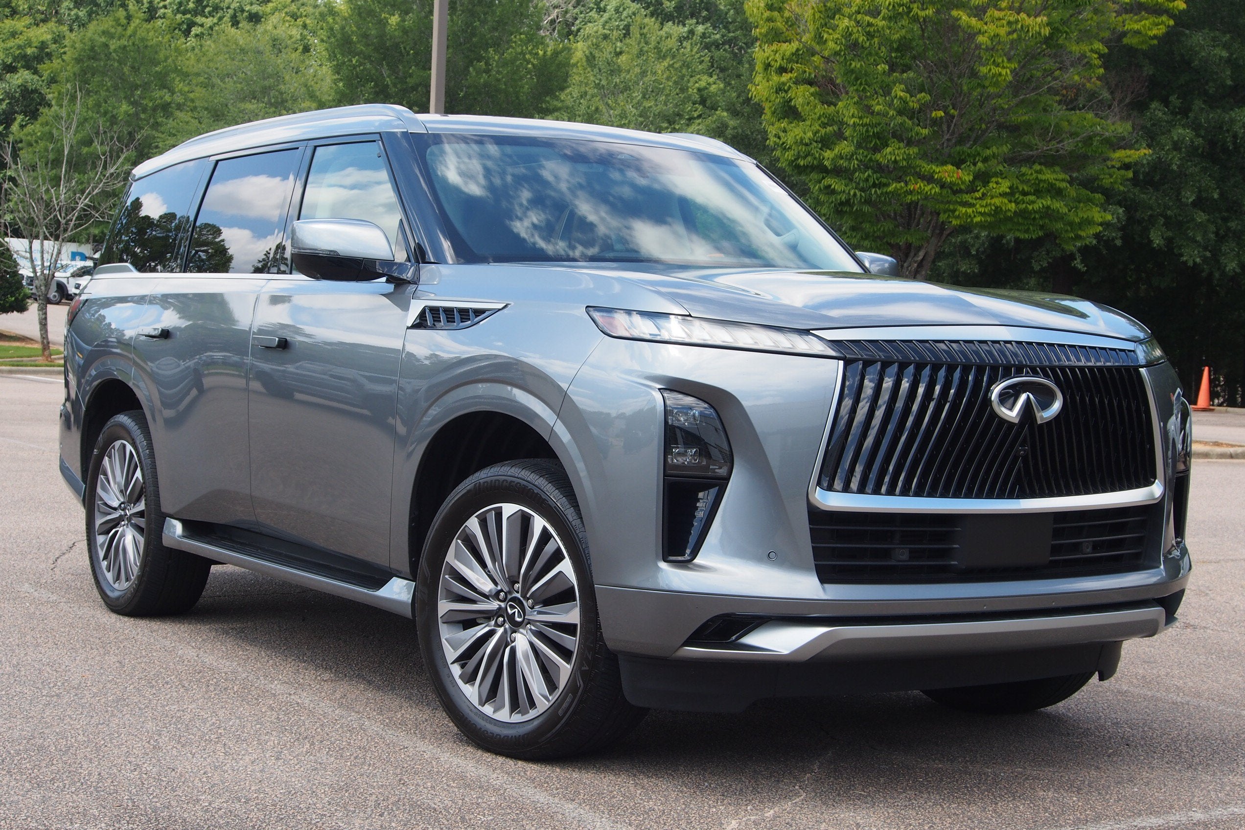 2025 INFINITI QX80 SENSORY
