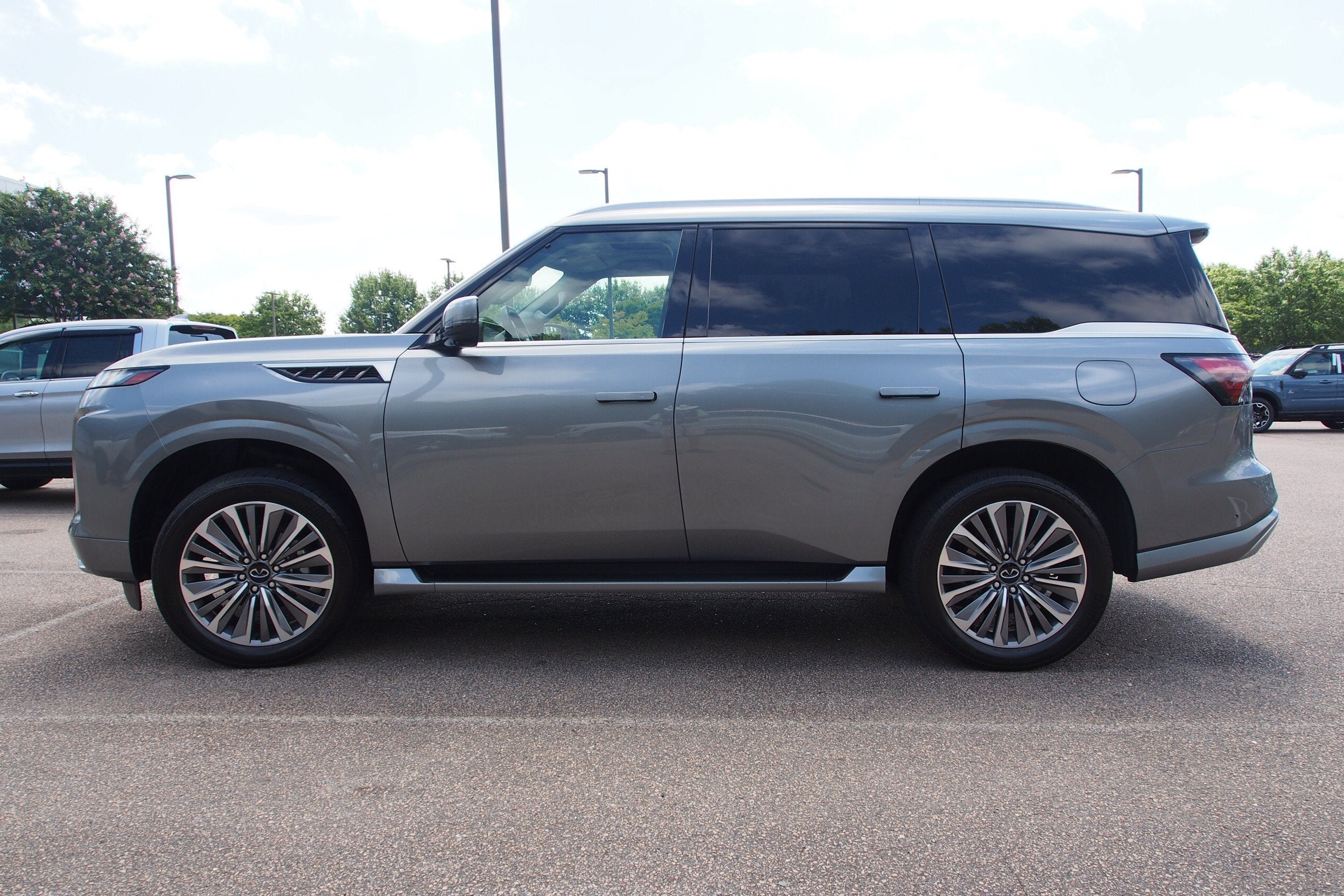 2025 INFINITI QX80 SENSORY