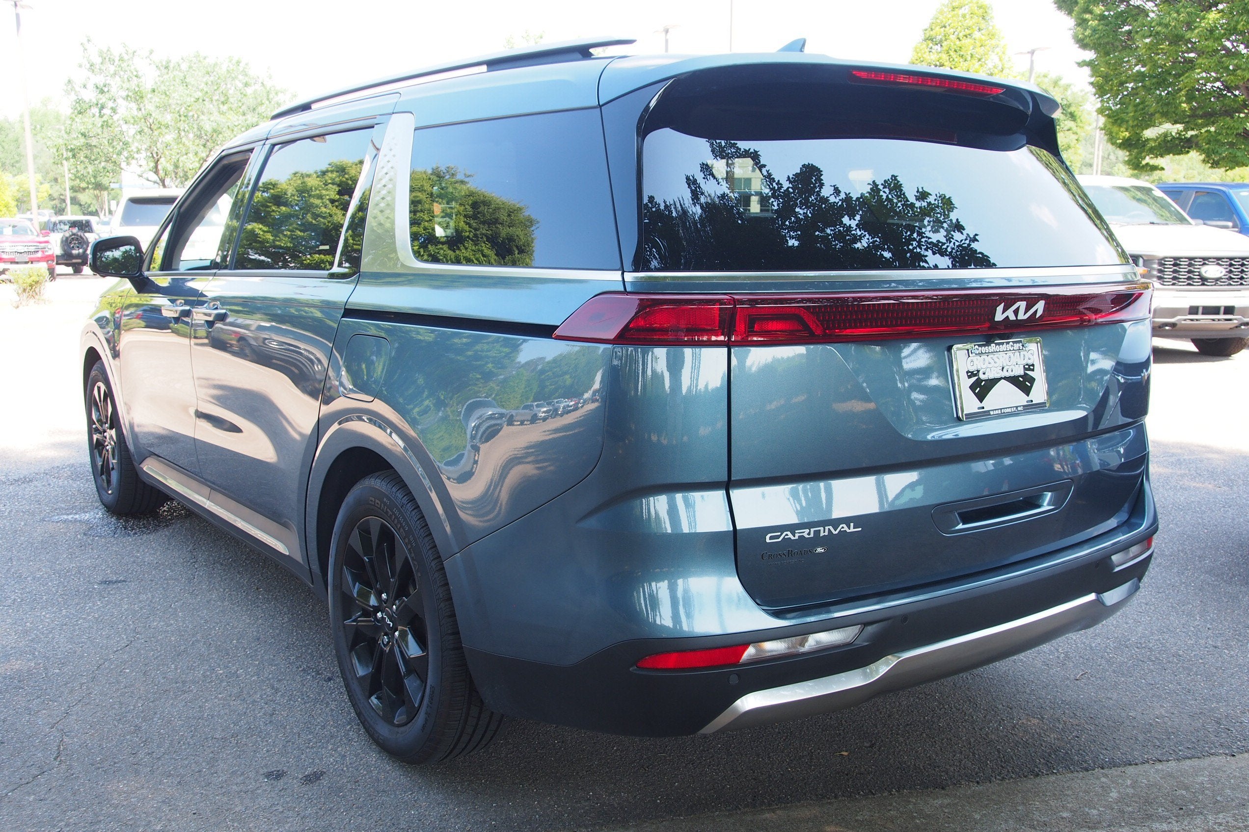 2024 Kia Carnival SX