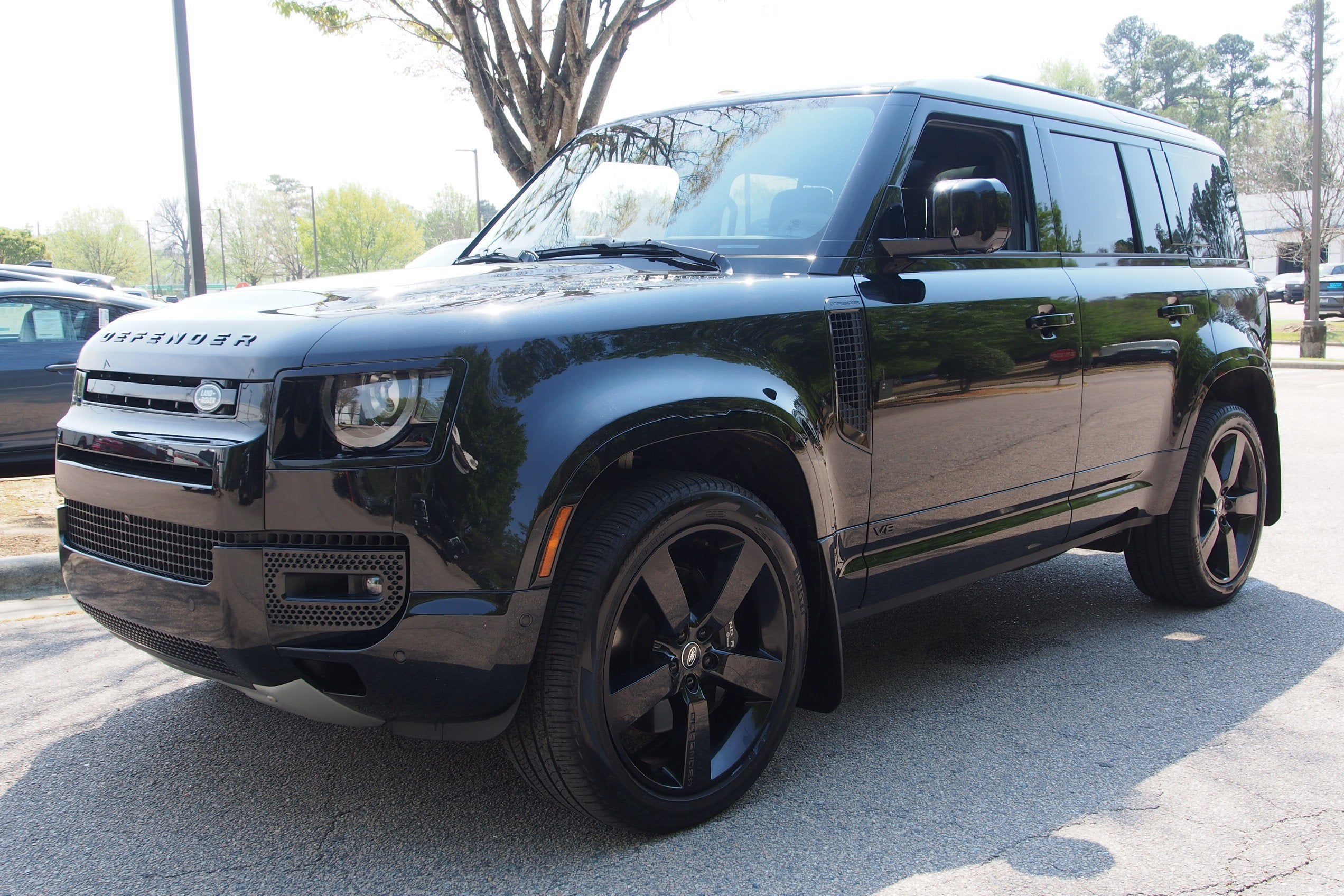 2024 Land Rover Defender V8