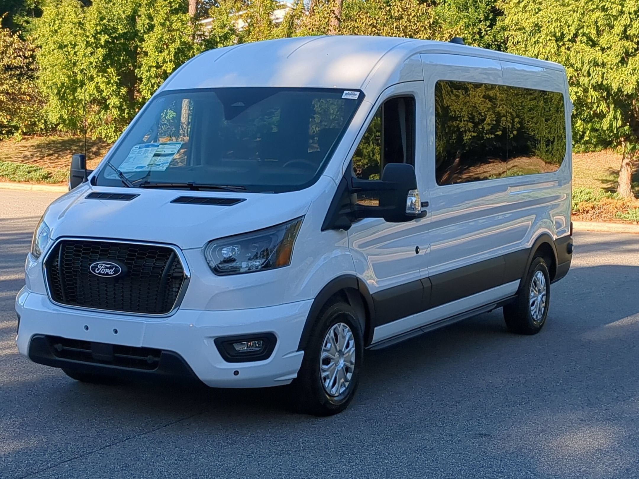 2027 Ford Transit Passenger Wagon XLT