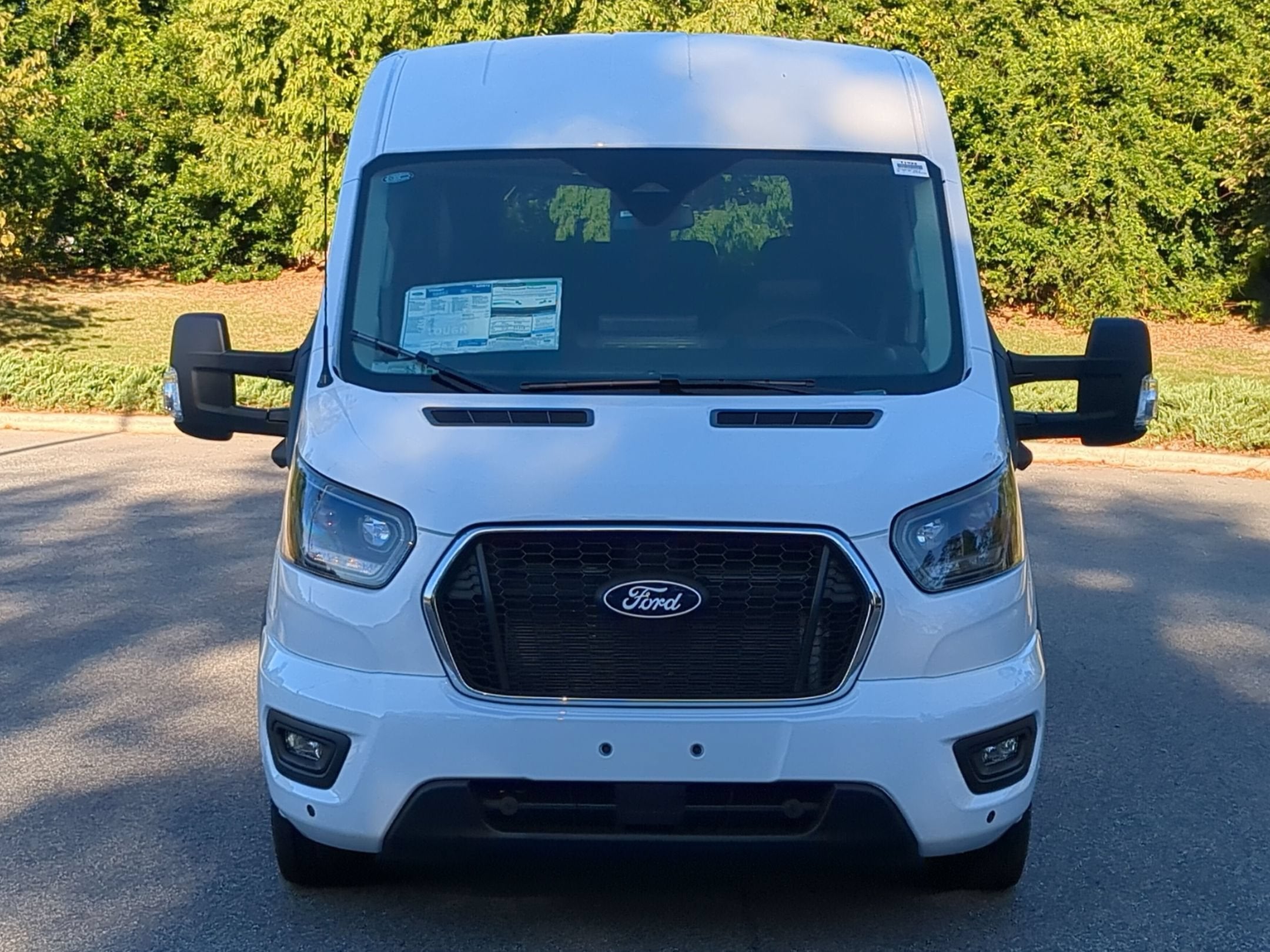 2027 Ford Transit Passenger Wagon XLT