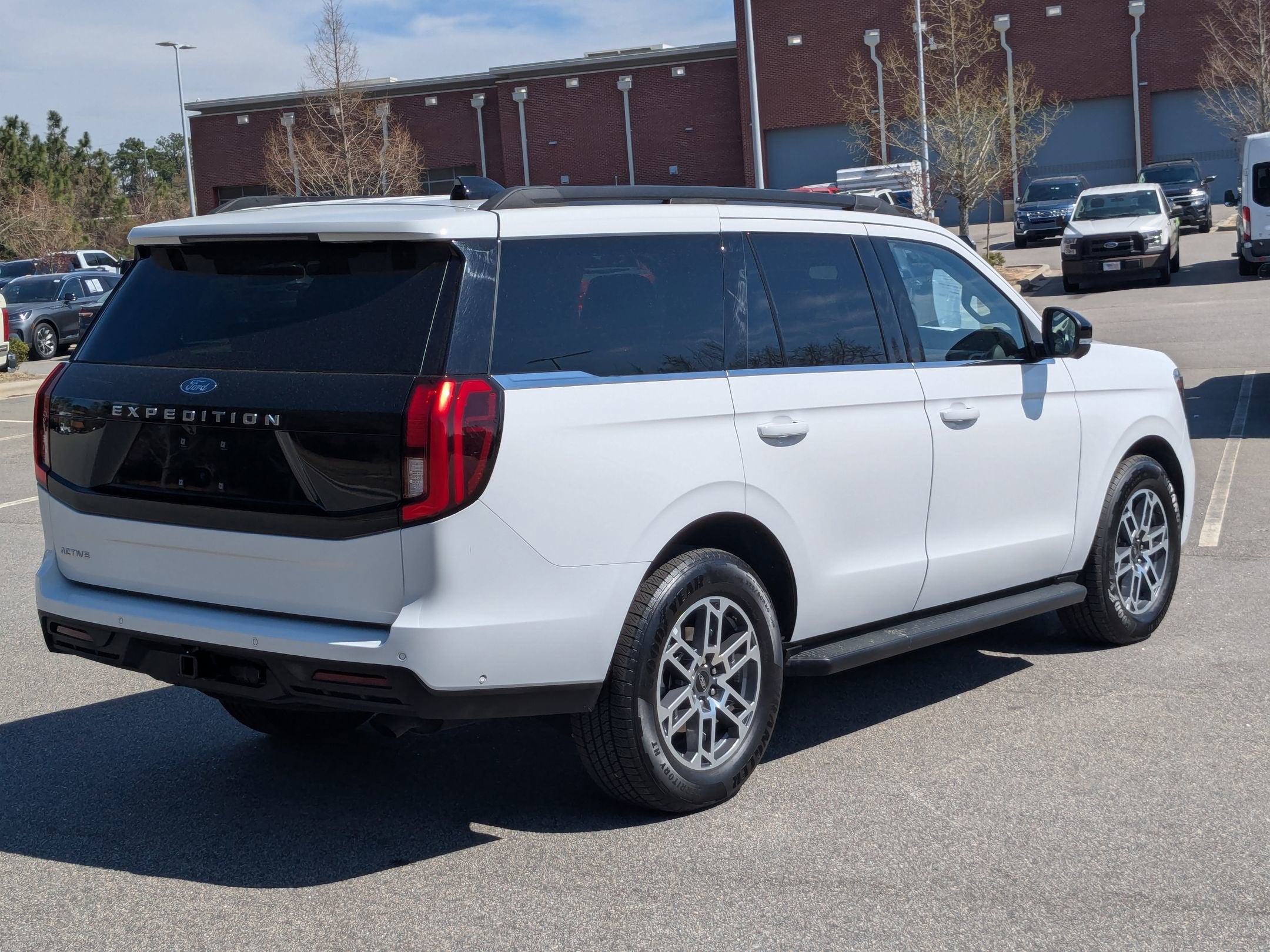 2025 Ford Expedition Active