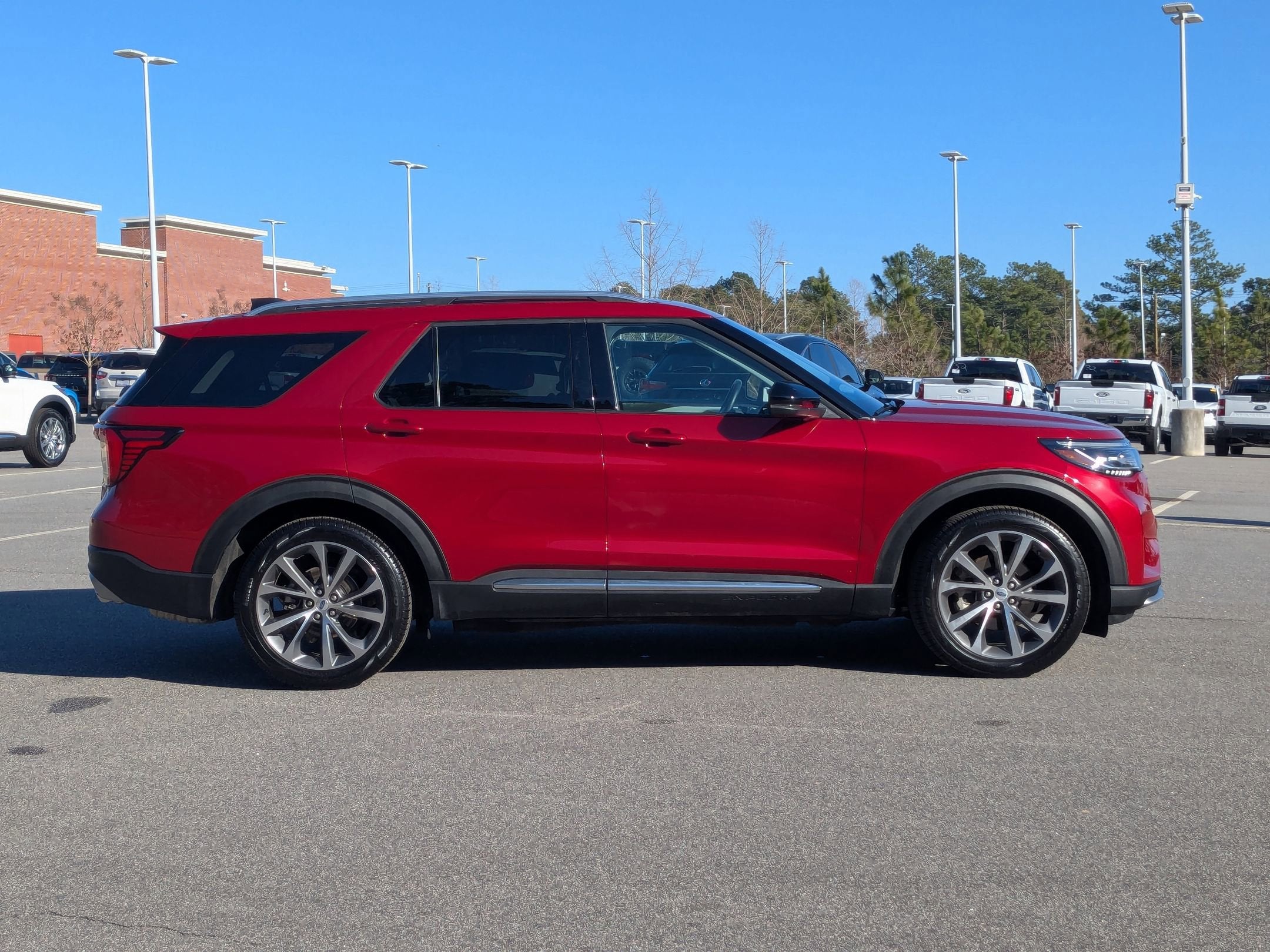 2025 Ford Explorer Platinum