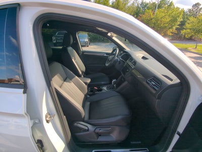 2023 Volkswagen Tiguan SE R-Line Black