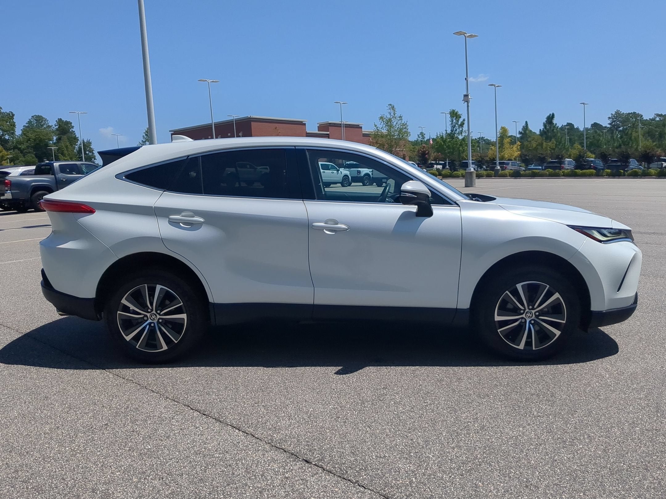 2023 Toyota Venza LE