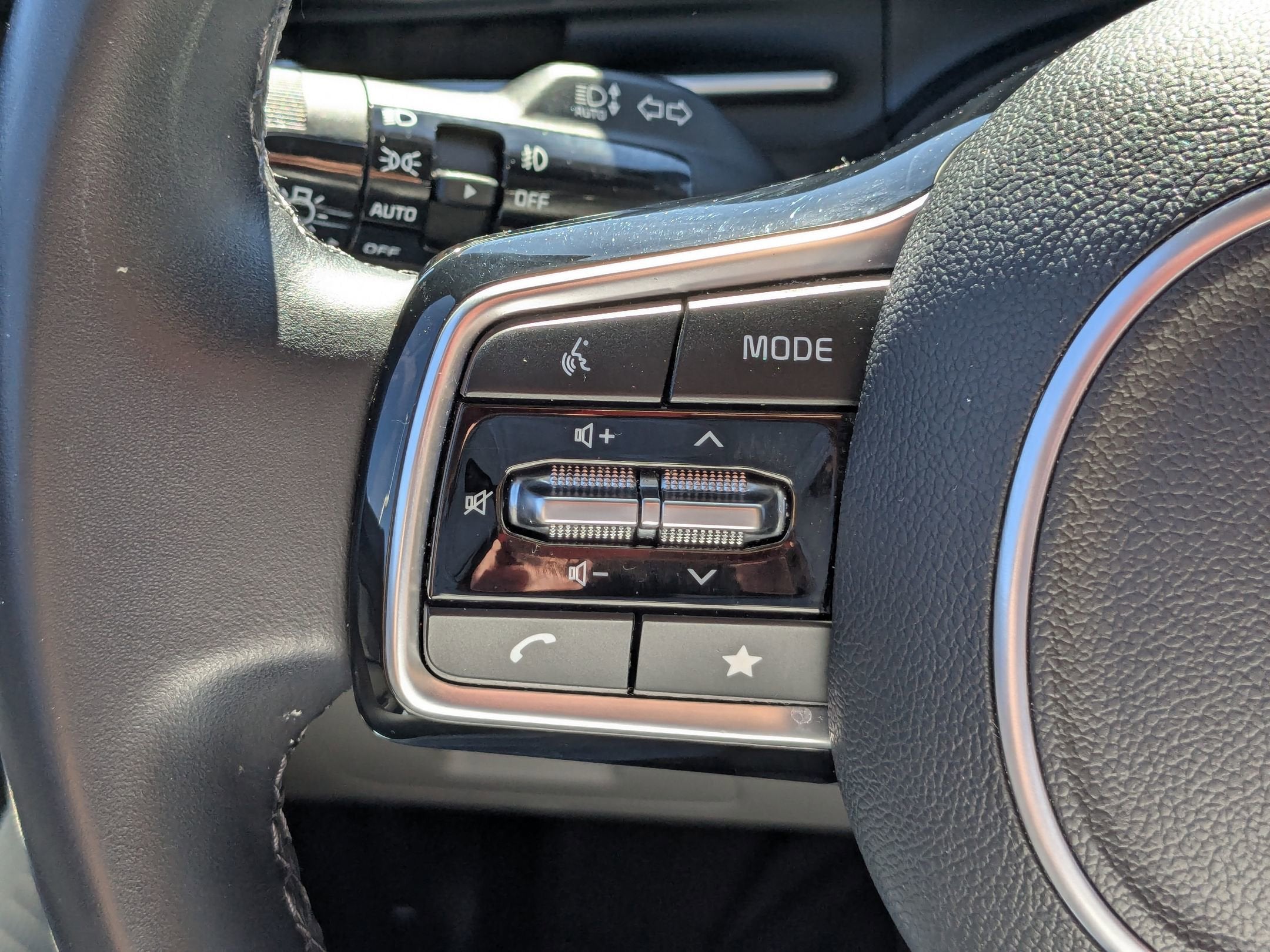 2023 Kia Carnival SX