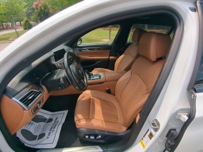 2022 BMW 7 Series 740i