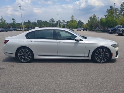 2022 BMW 7 Series 740i