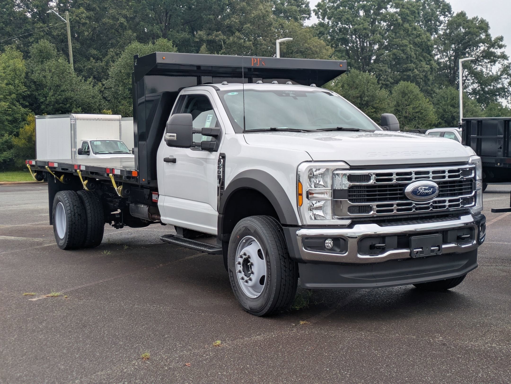 2025 Ford Super Duty F-600 DRW XL