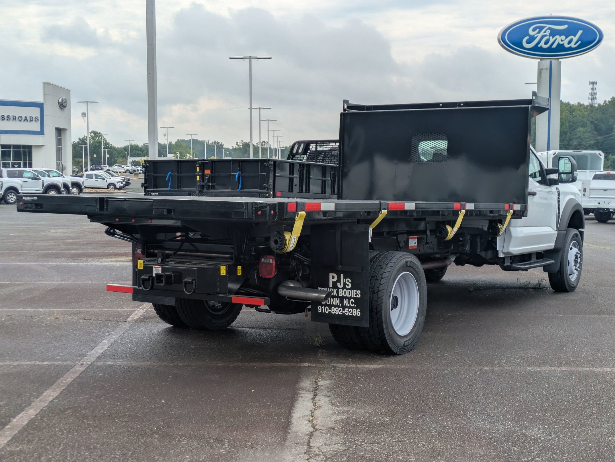 2025 Ford Super Duty F-600 DRW XL