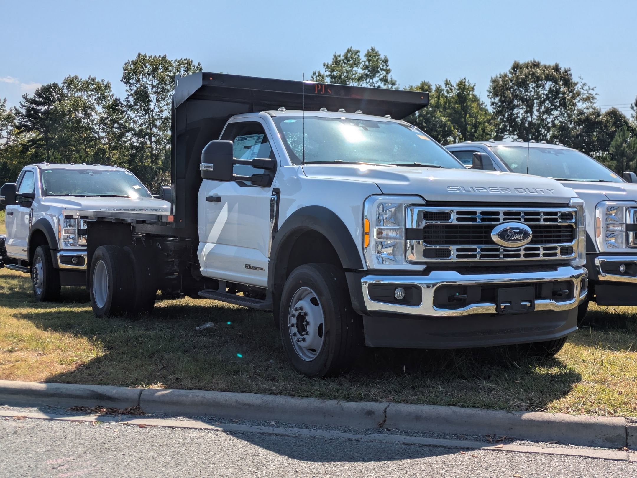 2025 Ford Super Duty F-600 DRW XL