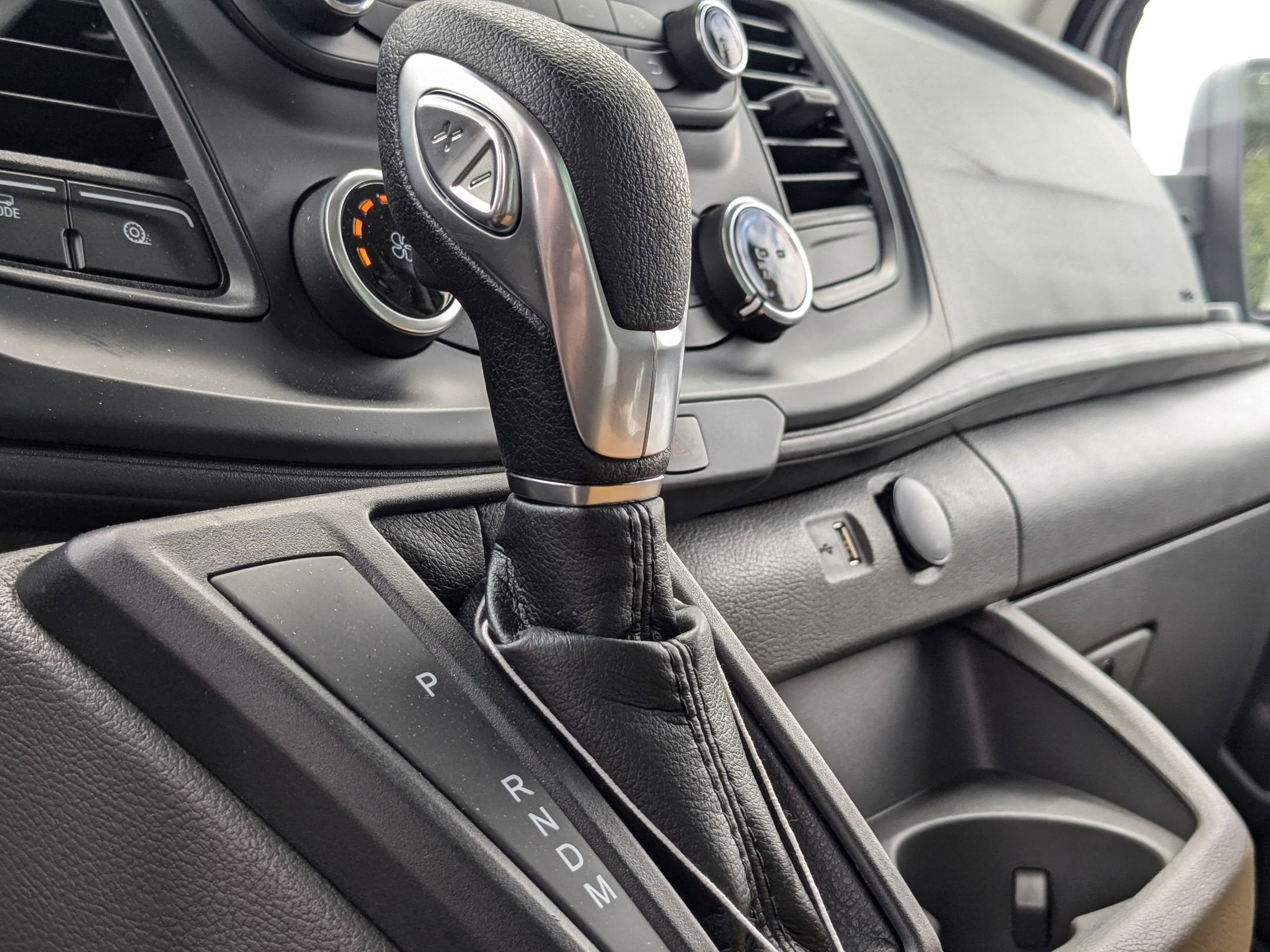 2024 Ford Transit Chassis Base 14FT Box