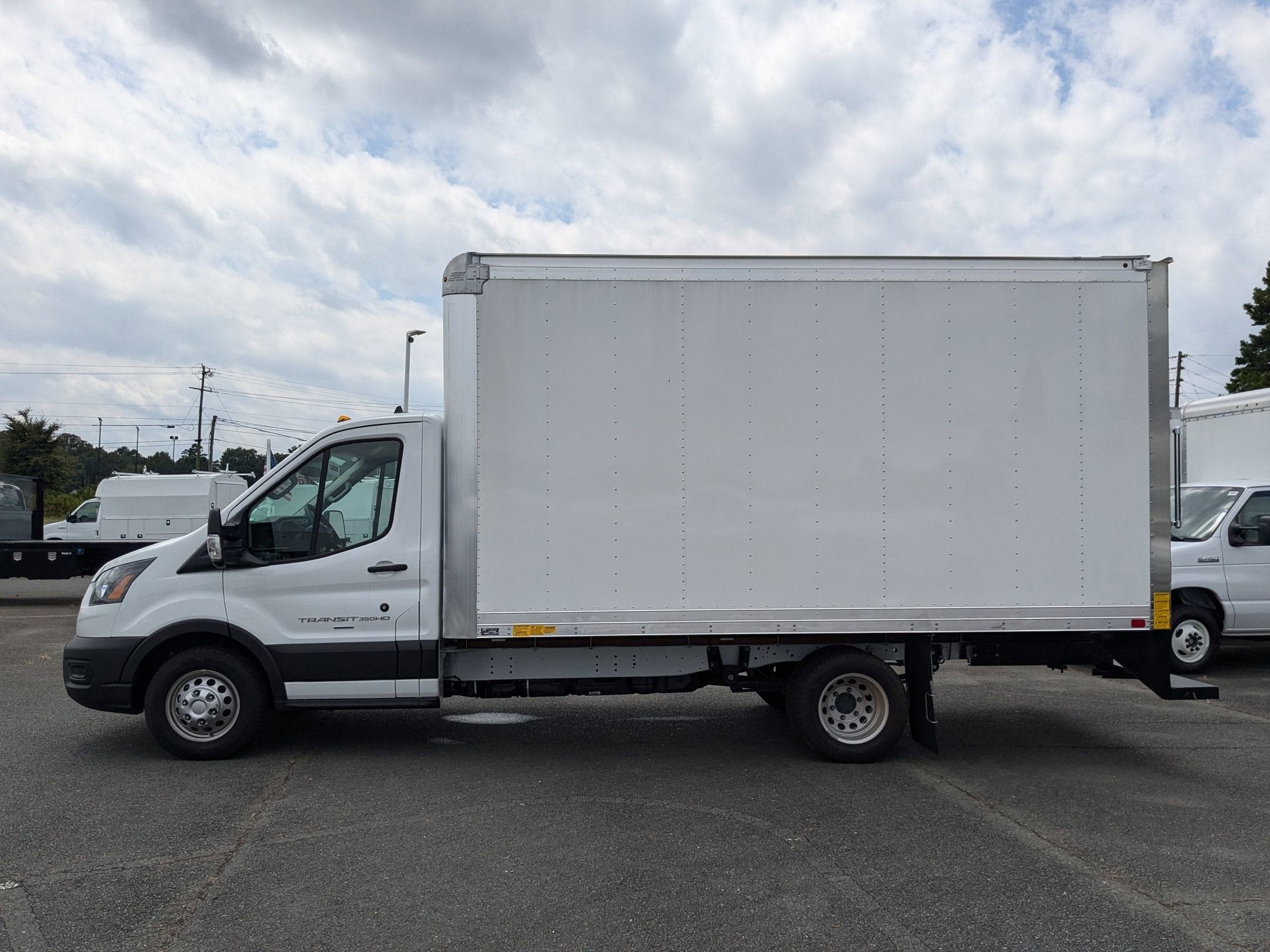 2024 Ford Transit Chassis Base 14FT Box