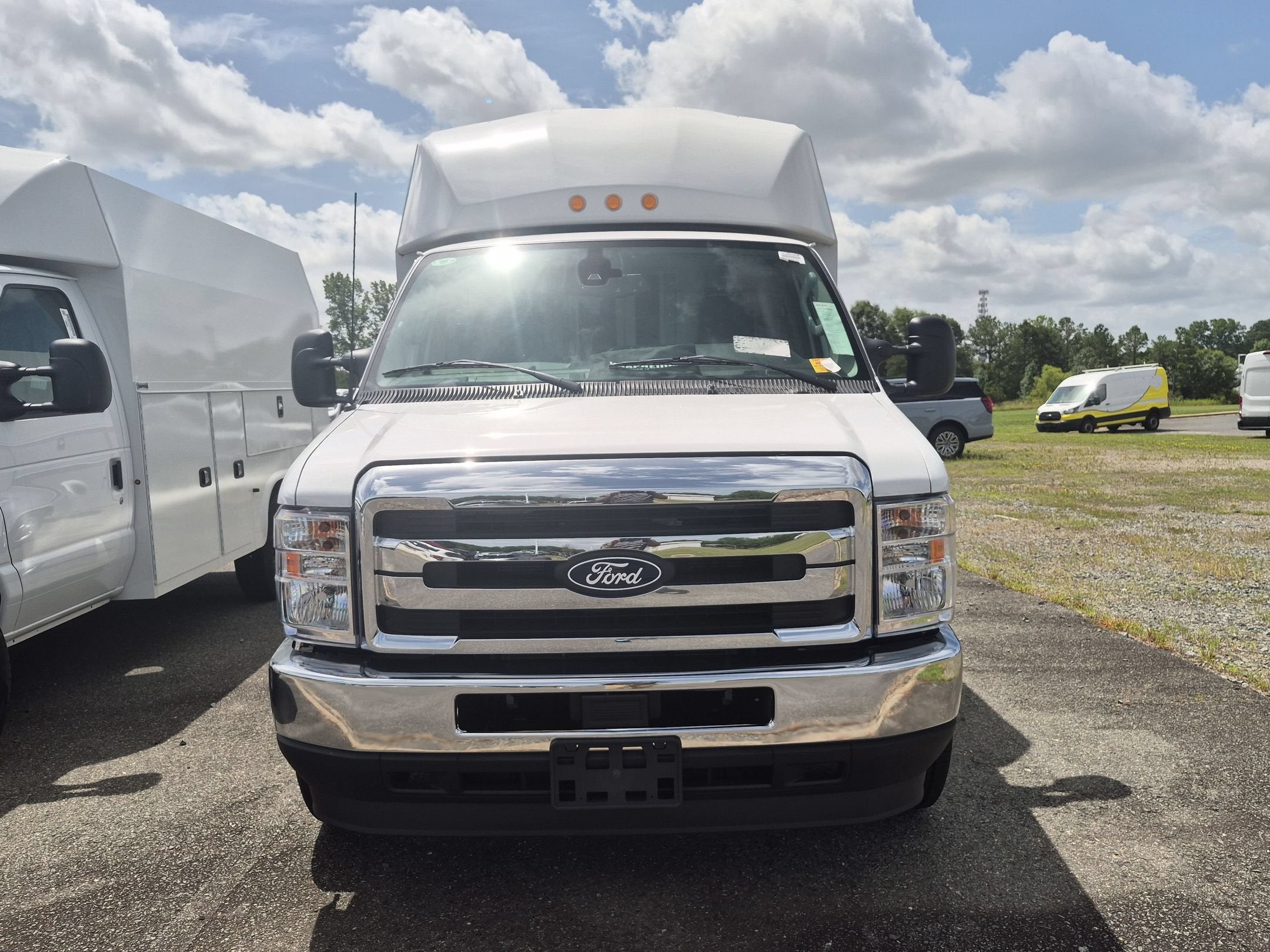 2026 Ford E-Series Cutaway Base