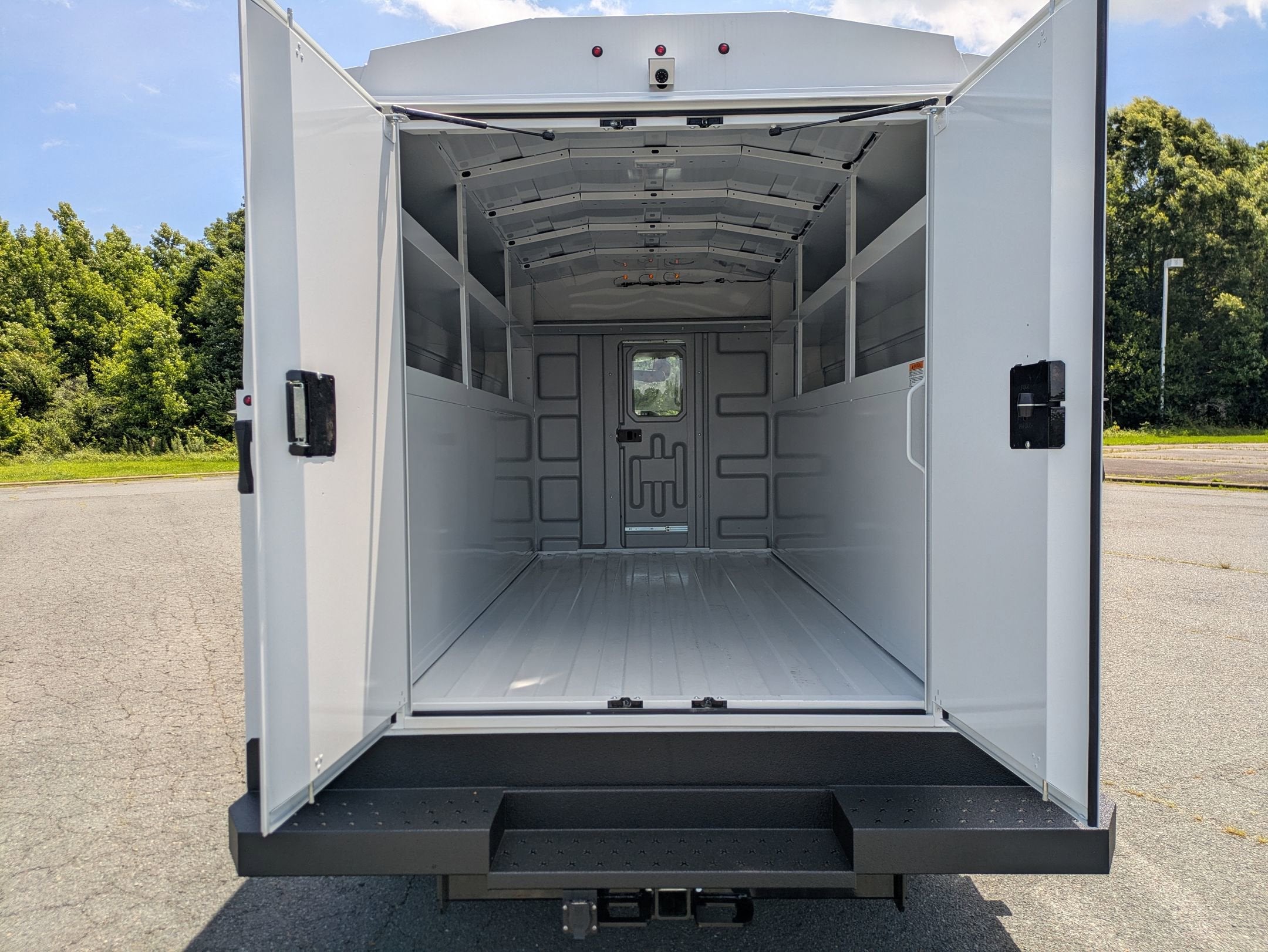 2026 Ford E-Series Cutaway Base