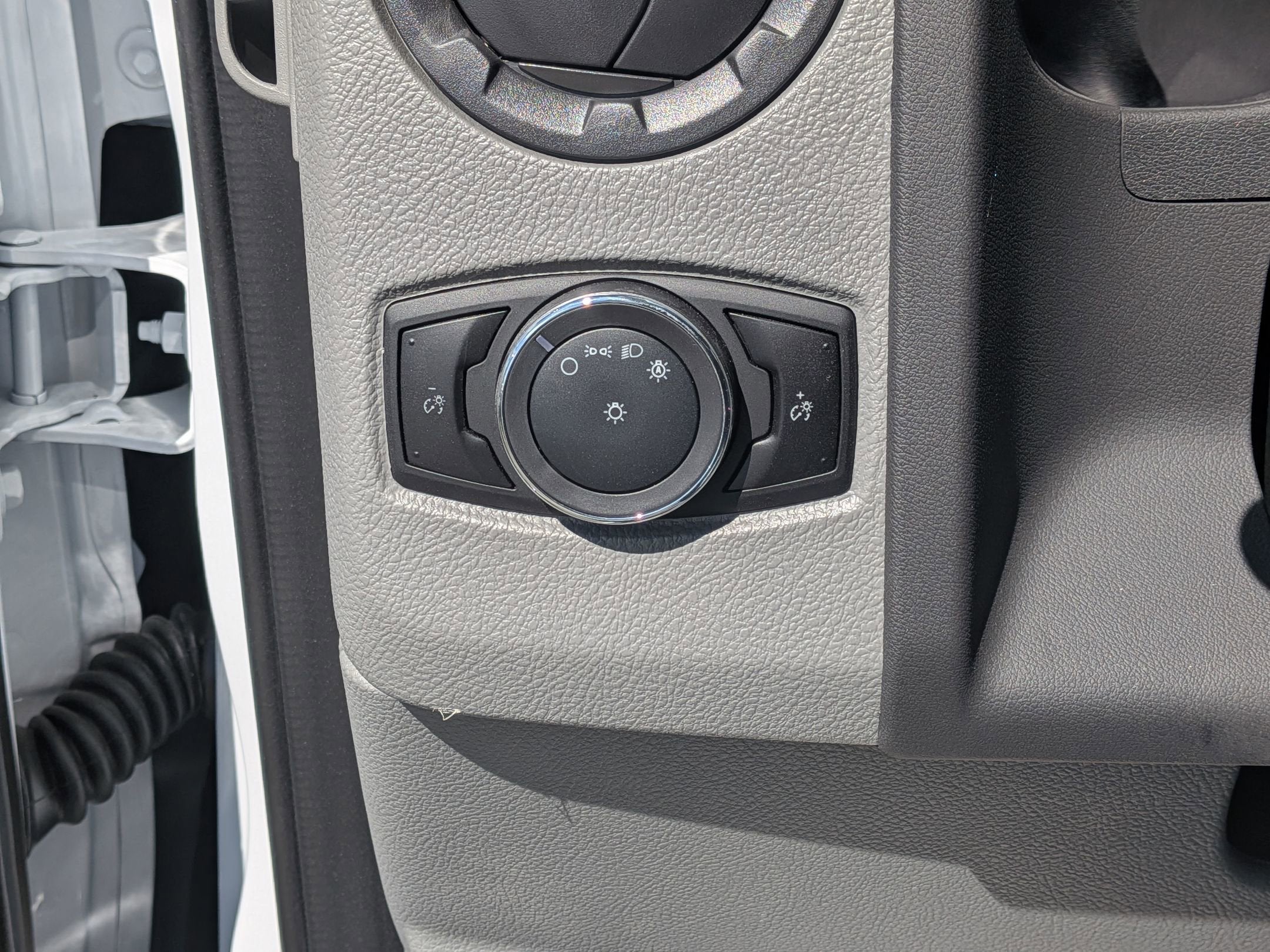 2026 Ford E-Series Cutaway Base