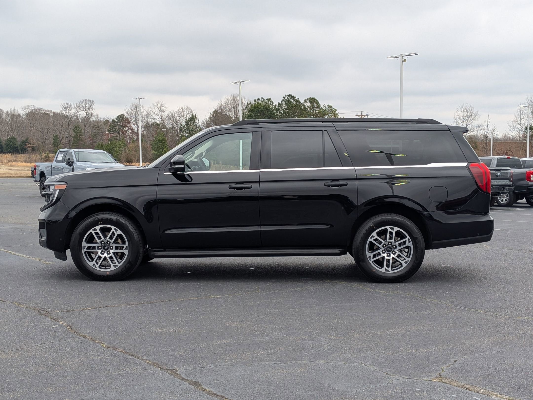 2025 Ford Expedition Max Active