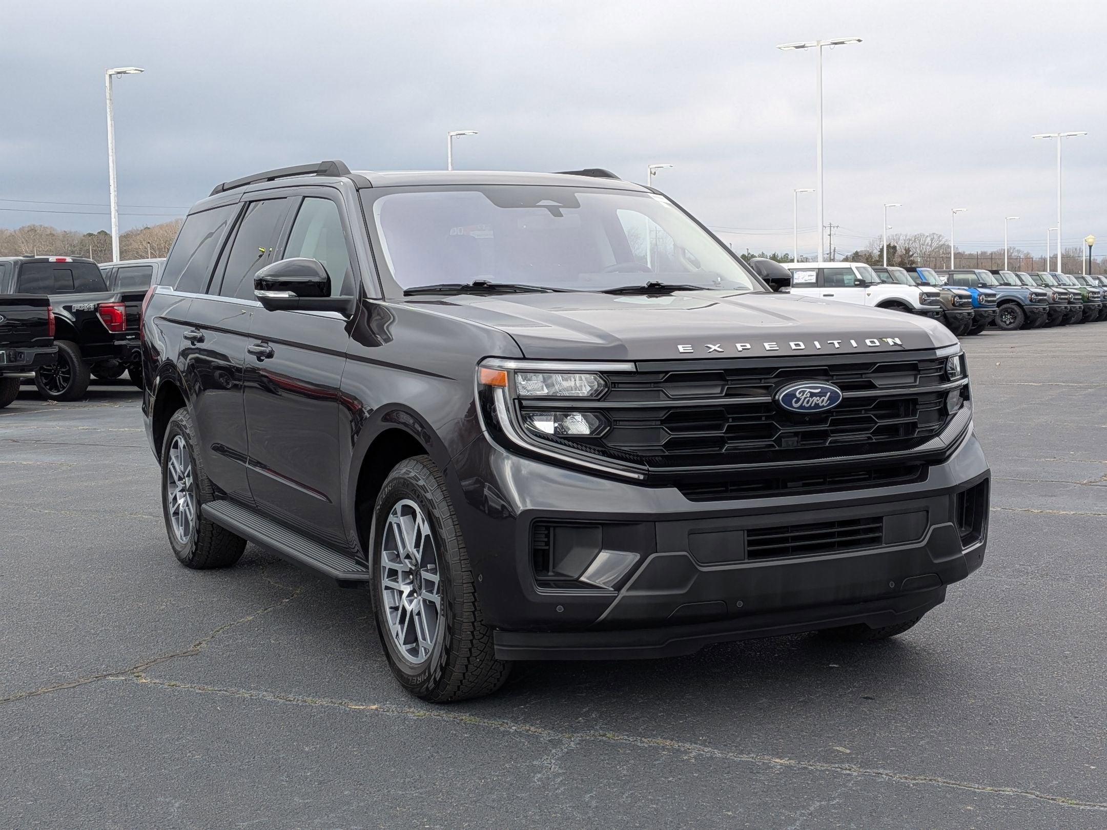 2025 Ford Expedition Active