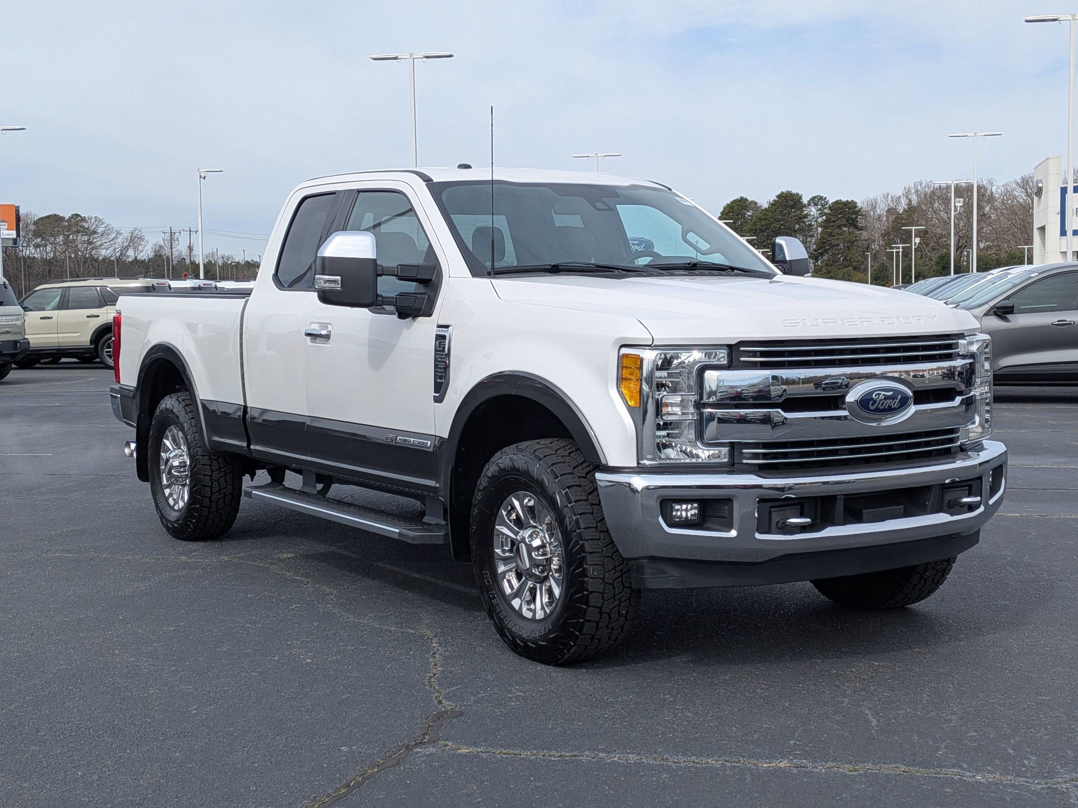 2017 Ford Super Duty F-250 SRW Lariat