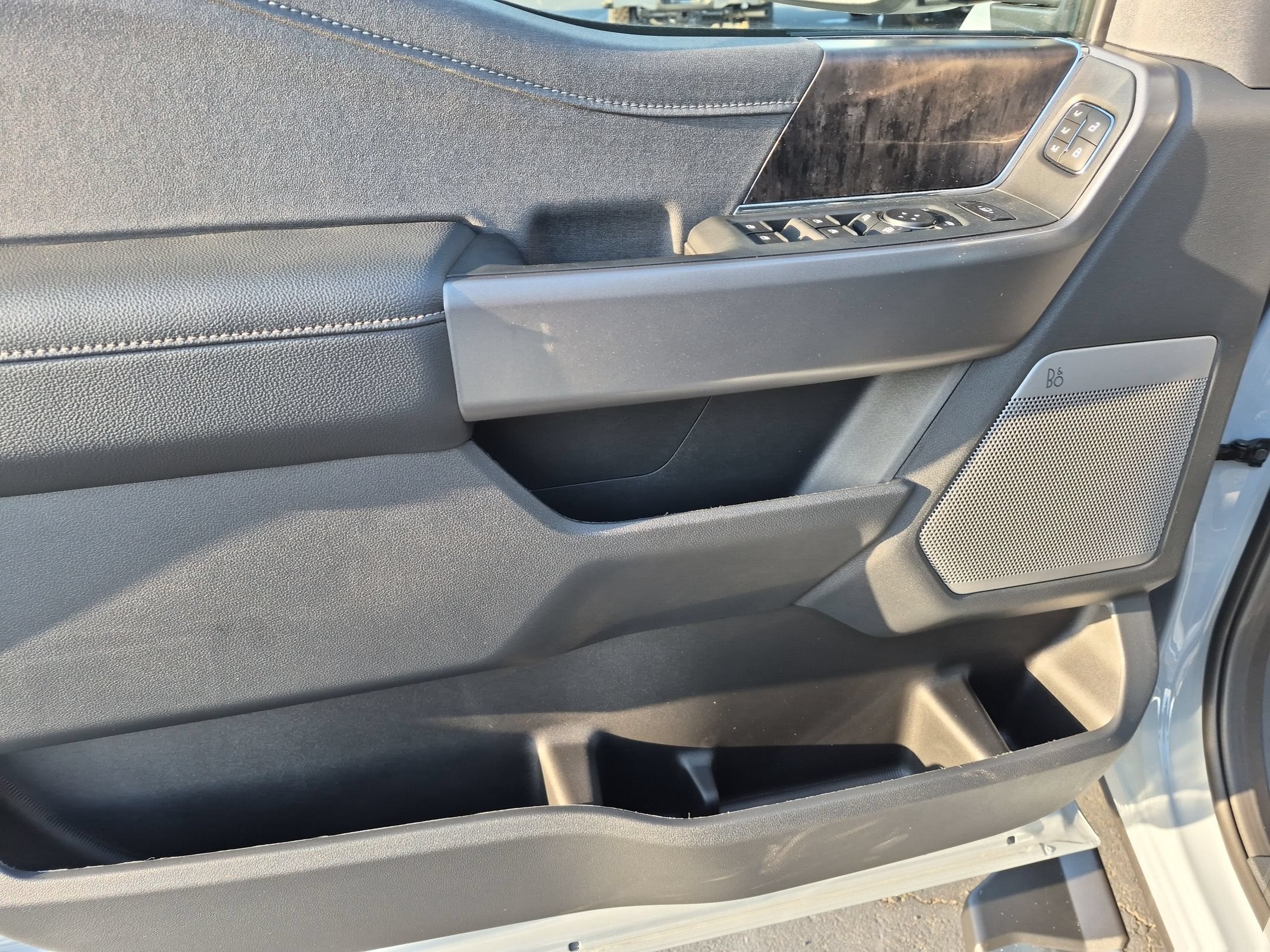2027 Ford Super Duty F-250 SRW LARIAT