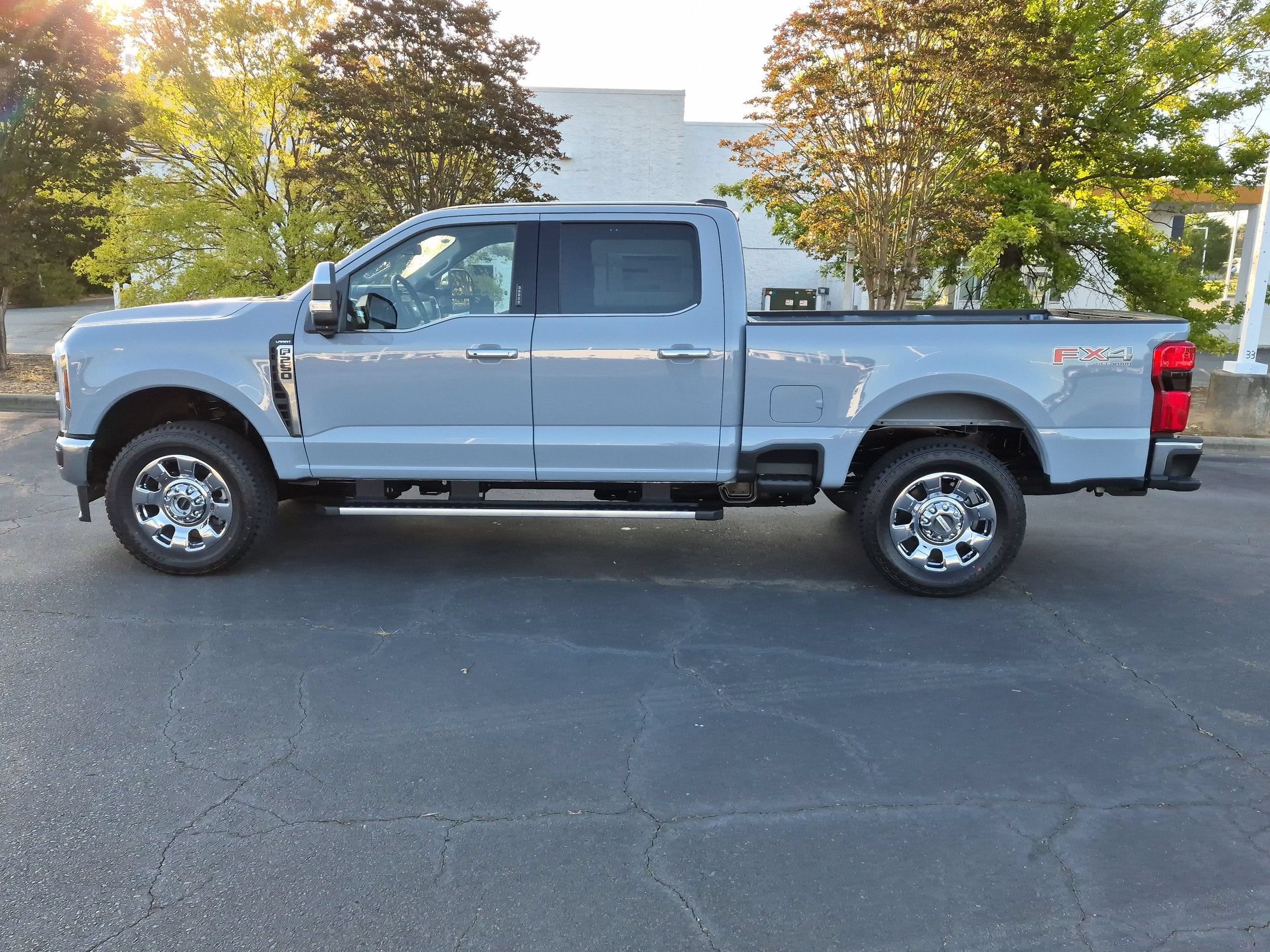2027 Ford Super Duty F-250 SRW LARIAT