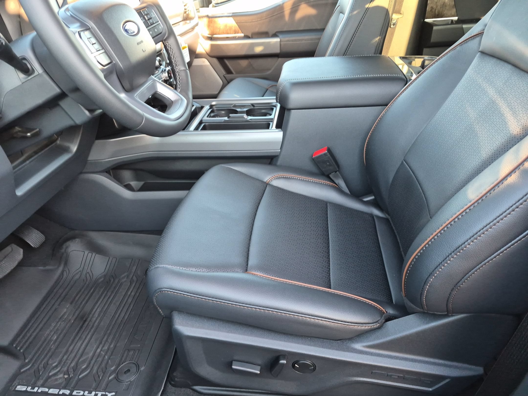 2027 Ford Super Duty F-250 SRW LARIAT