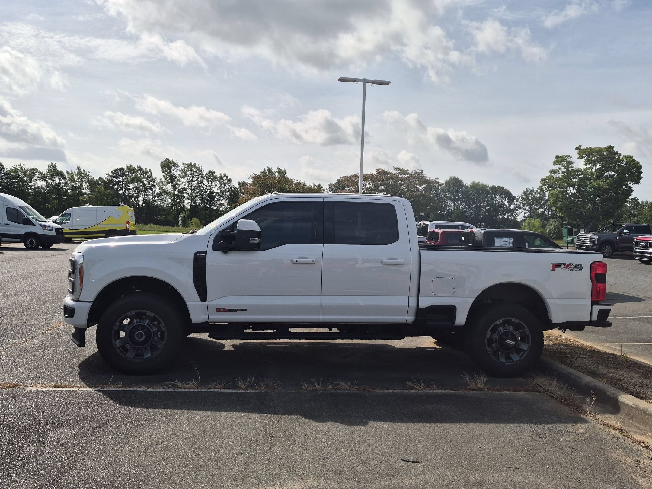 2023 Ford Super Duty F-350 SRW LARIAT