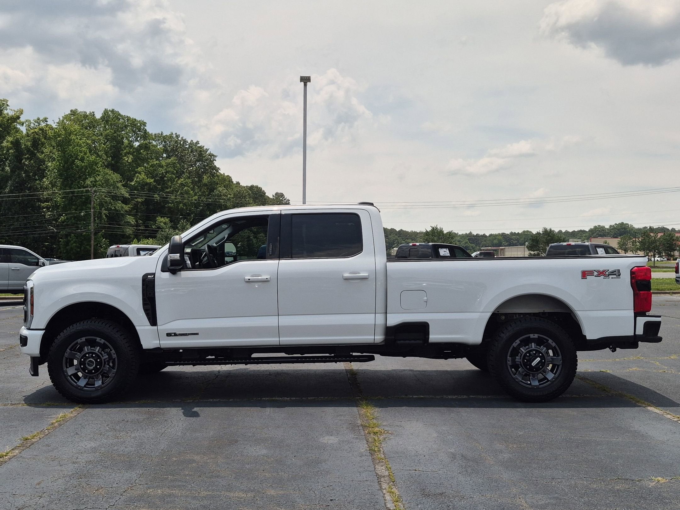 2024 Ford Super Duty F-350 SRW XLT